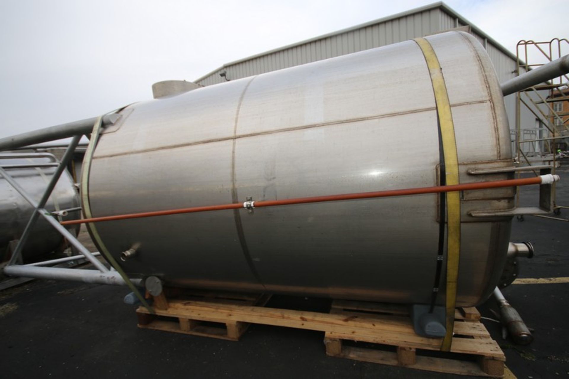 Custom Metalcraft Aprox. 1,700 Gallon Dome Top Dome Bottom S/S Tank, S/N 3639-1, Single Wall, with - Image 7 of 12