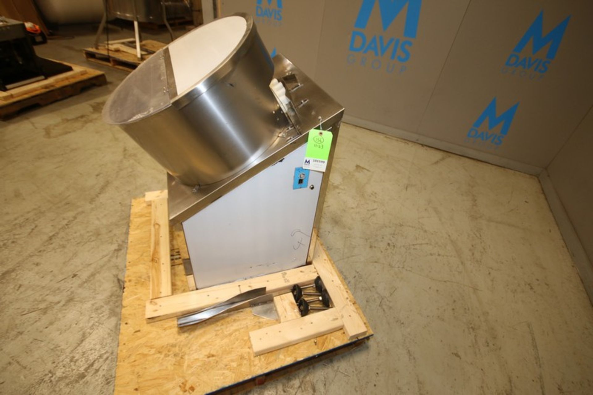 20022" W x 12" D S/S Bottle Unscrambler with Lid (INV#101599) (Located @ the MDG Auction Showroom in - Image 5 of 5