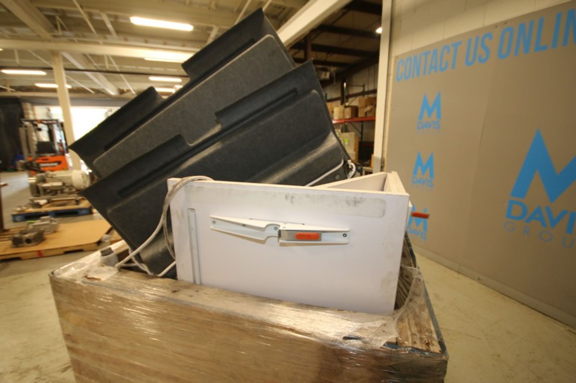 Poppin Series A Desk Systems with Power Trays, (Dismantled) (INV#69695)(Located @ the MDG Auction - Image 3 of 4