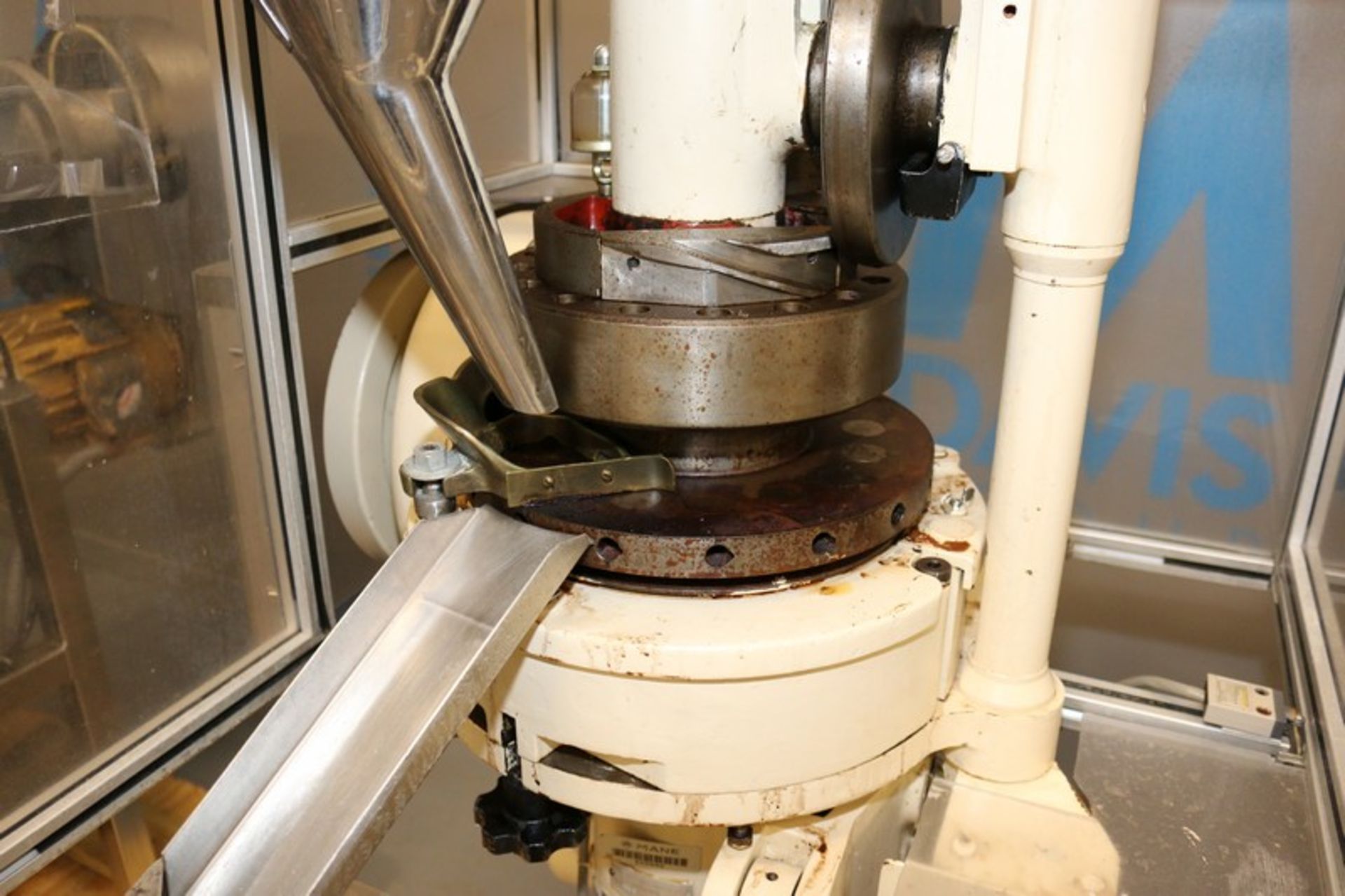 Manesty/Oyster Rotary Tablet Press, M/N B3B, S/N 277252, 16 station, 6.5 ton compression pressure, - Image 4 of 10