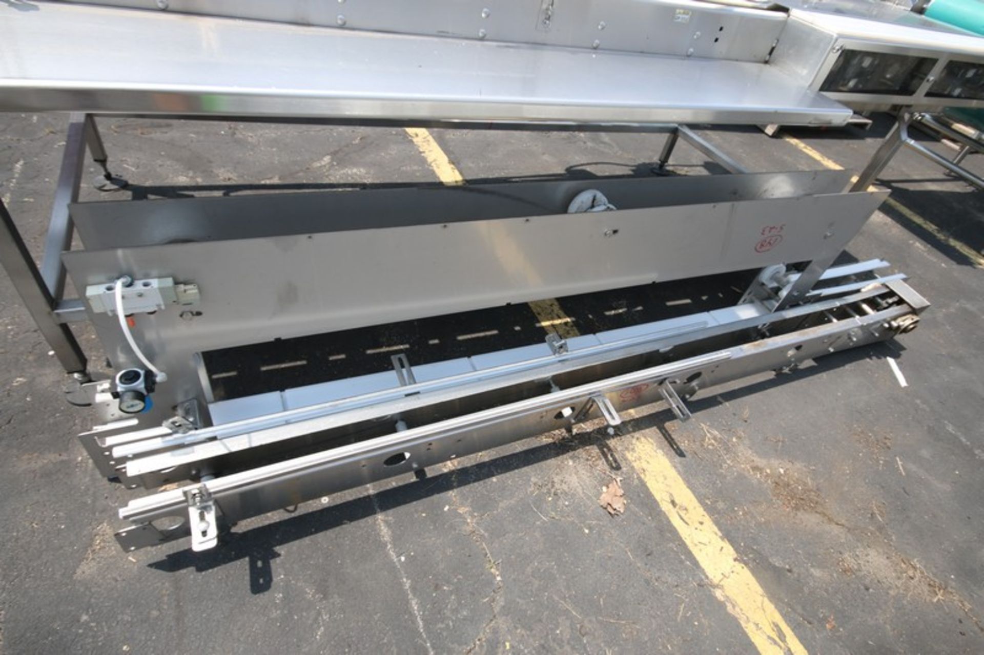 Aprox. 10' L x 4' W x 39" H S/S Product Accumulation Conveyor / Pack off Table with 28.5" W Intralox - Image 5 of 5