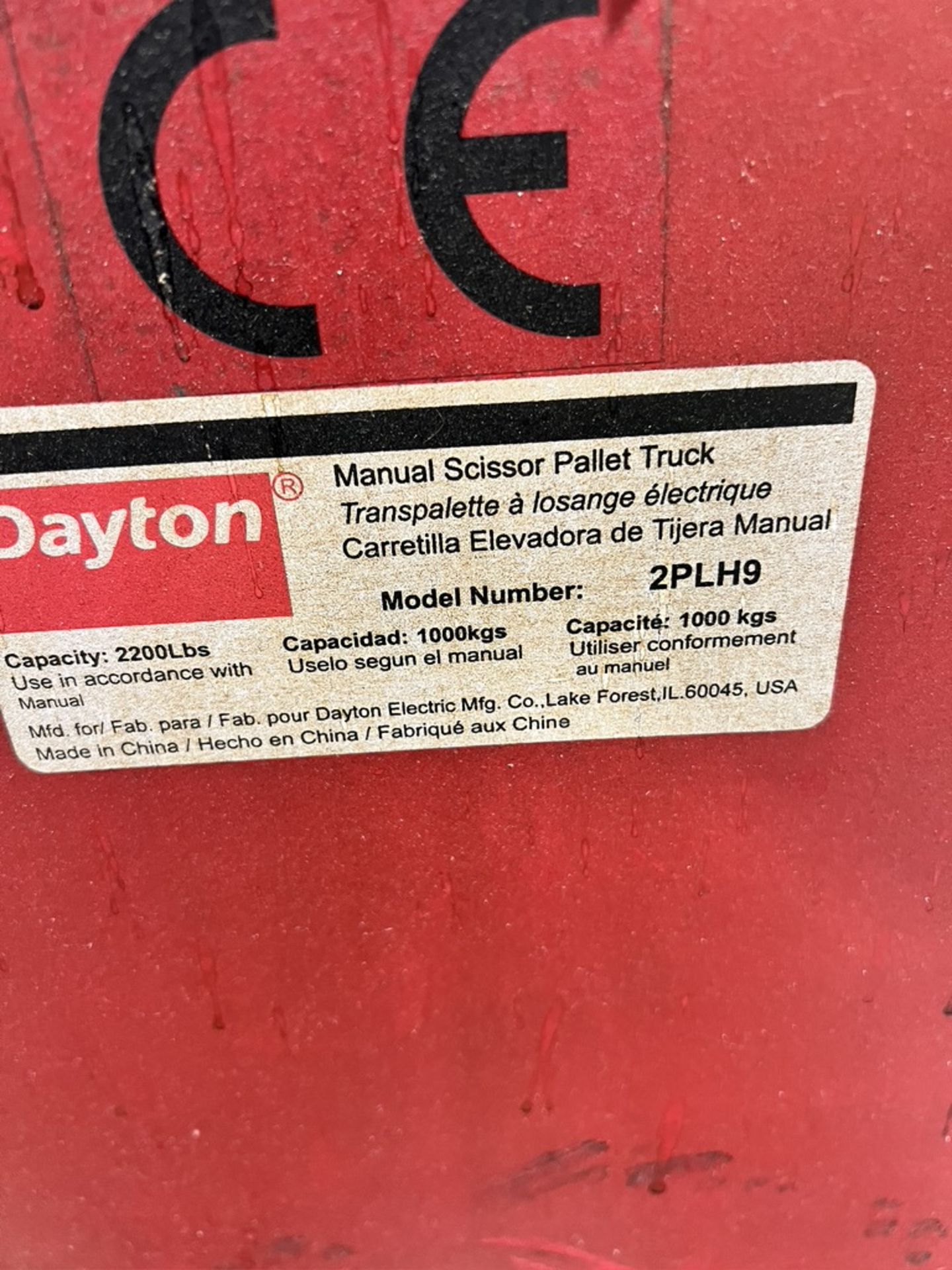 DAYTON MANUAL SCISSOR PALLET TRUCK, MODEL 2PLH9, 2,200 LBS CAP (SIMPLE LOADING FEE $110) - Image 3 of 3