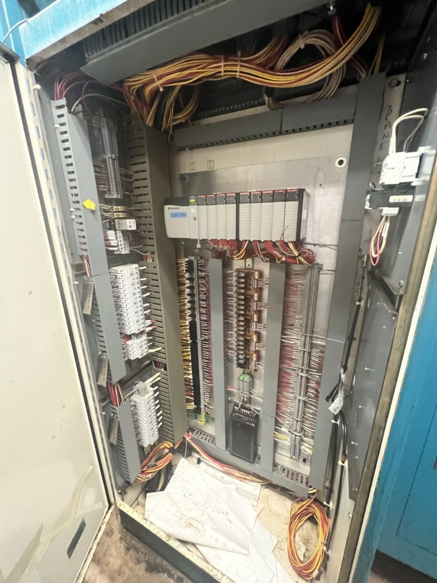 CONTROL CABINET WITH ALLEN BRADLEY PLC CONTROLLER, ETHERNET I/P, 10-SLOT CHASSIS, AND MORE - Image 4 of 5