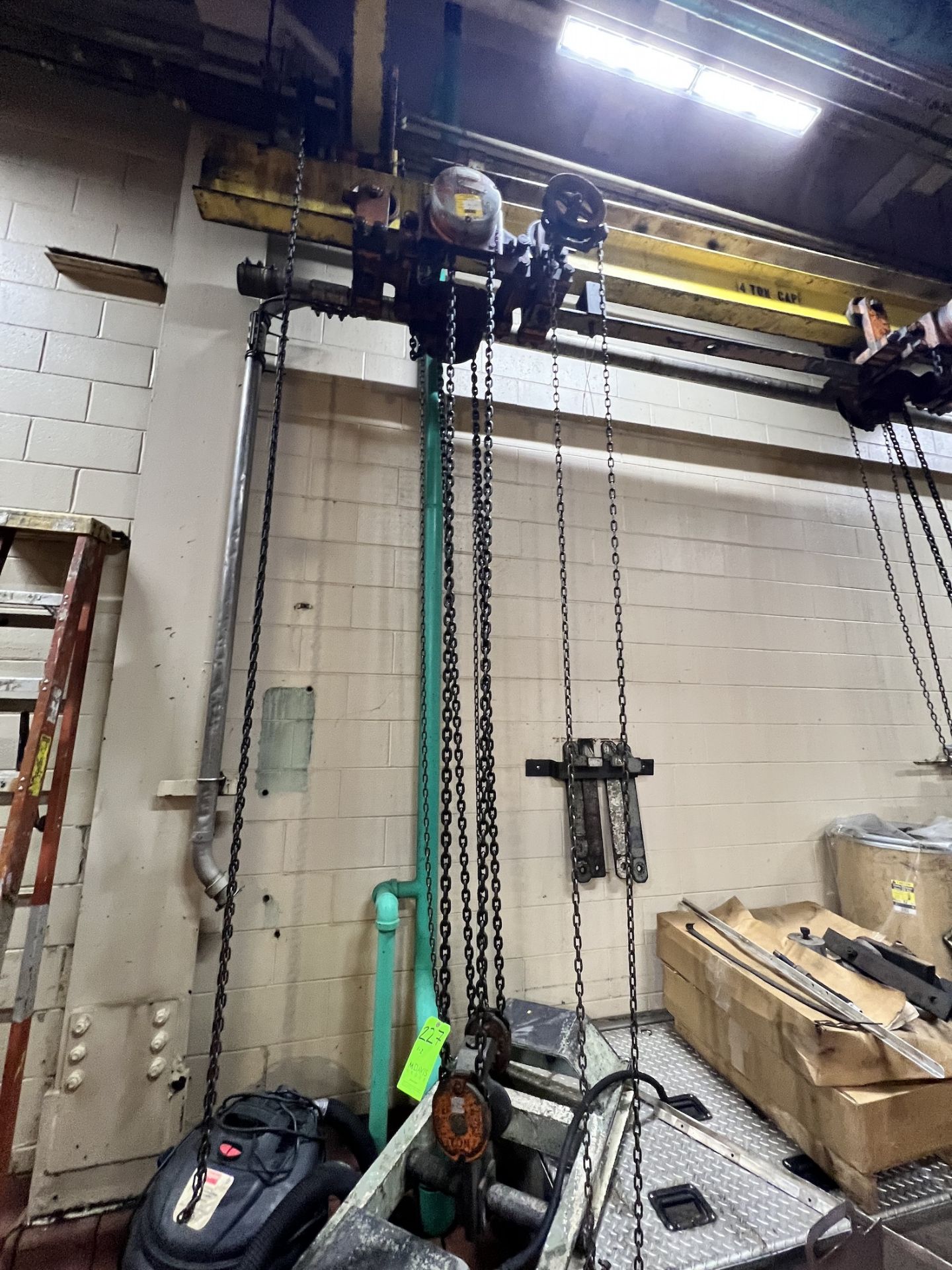 (2) 4-TON CHAIN HOISTS WITH ATTACHMENTS (SIMPLE LOADING FEE $247.50) - Image 2 of 5