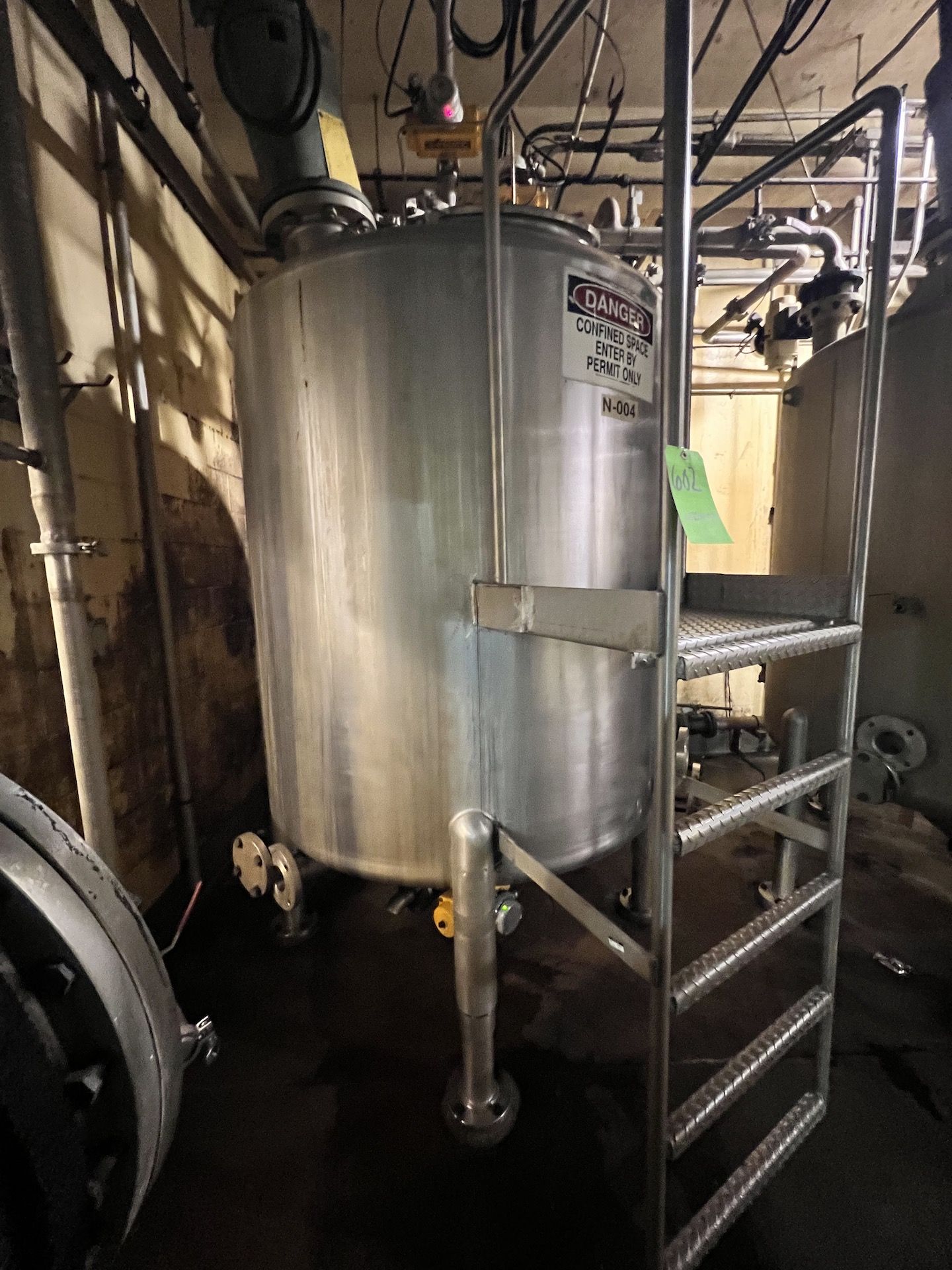 CHERRY BURRELL S/S MIXING TANK WITH TOP-MOUNT AGITATION, S/N 76-E-273-1 (SIMPLE LOADING FEE $1,650) - Image 5 of 13
