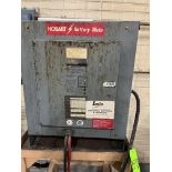 HOBART BATTERY-MATE INDUSTRIAL CHARGER SERIAL NO.294CD08280 BATTERY TYPE L.A NO CIRCUITS 1 NO.