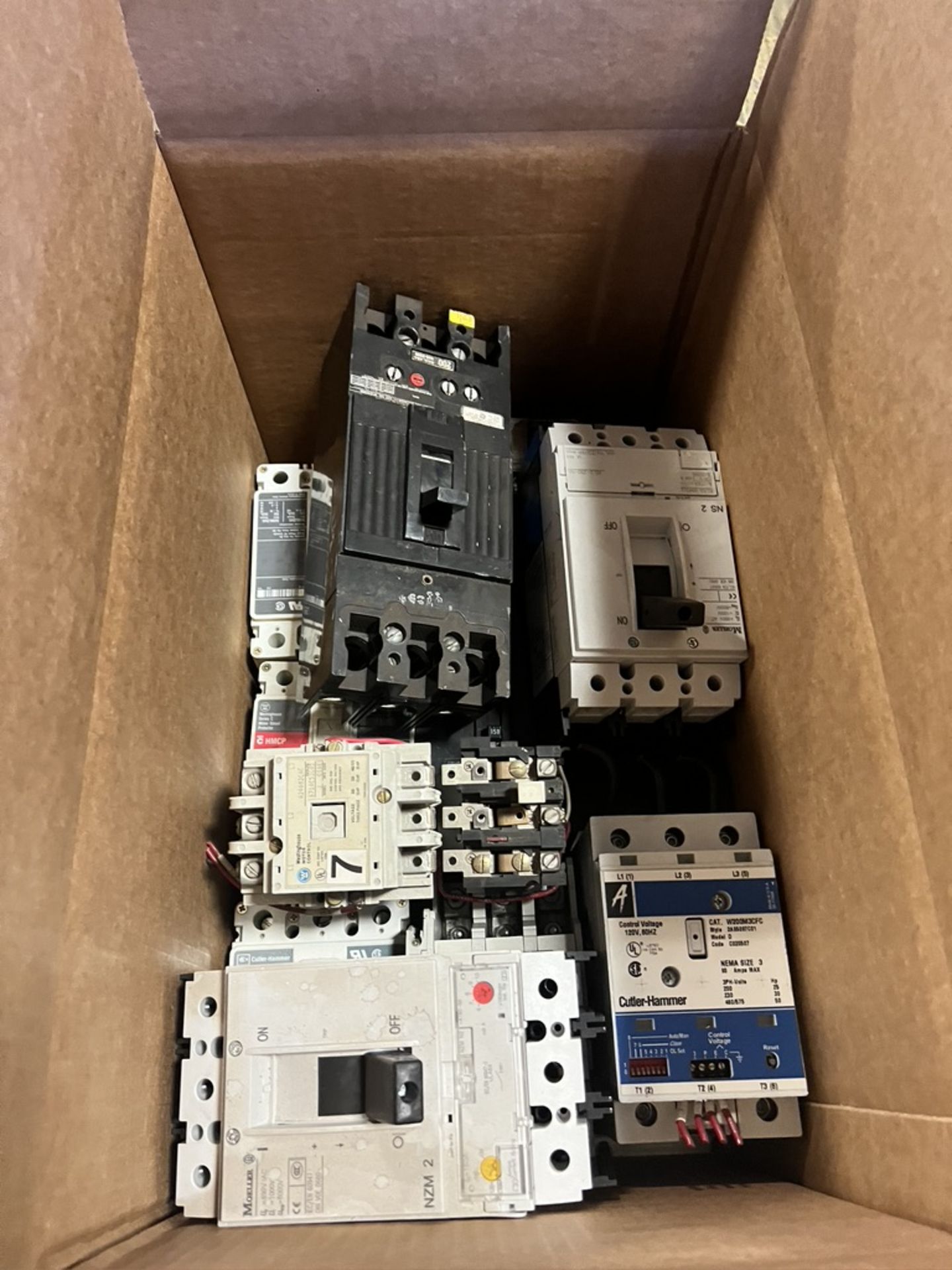 LOT OF ASSORTED ELECTRICAL MRO COMPONENTS, INCLUDING: (80) NEW Allen Bradley Miniature Circuit - Image 3 of 22