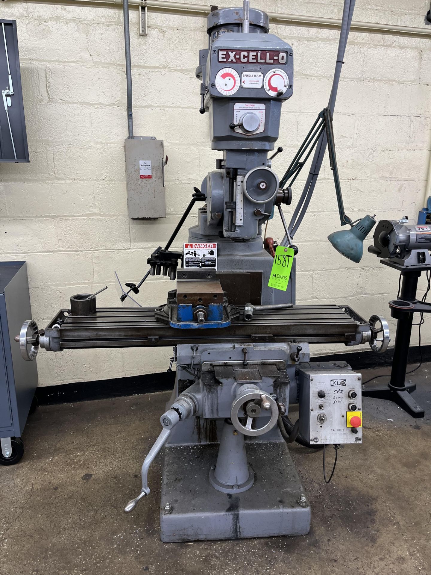 EX-CELL-O CORPORATION RAM TURRET MILLING MACHINE STYLE 602 SERIAL NO. 6026865 SPINDLE 460 VOLTS 2. - Image 6 of 8