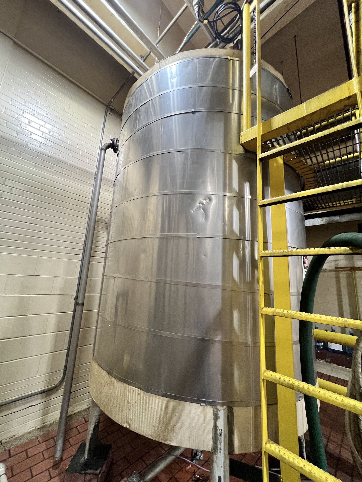 S/S CONE-BOTTOM INSULATED HOLDING TANK, (1) (SIMPLE LOADING FEE $1,980) - Image 3 of 12