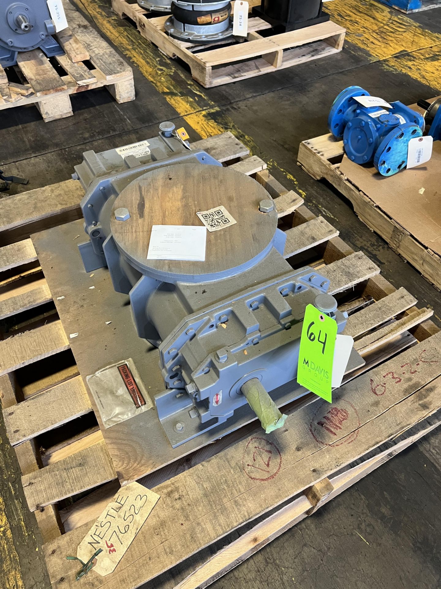 ROOTS RAM BLOWER VACUUM PUMP HEAD, MODEL 418, S/N SR0041374 (SIMPLE LOADING FEE $110)