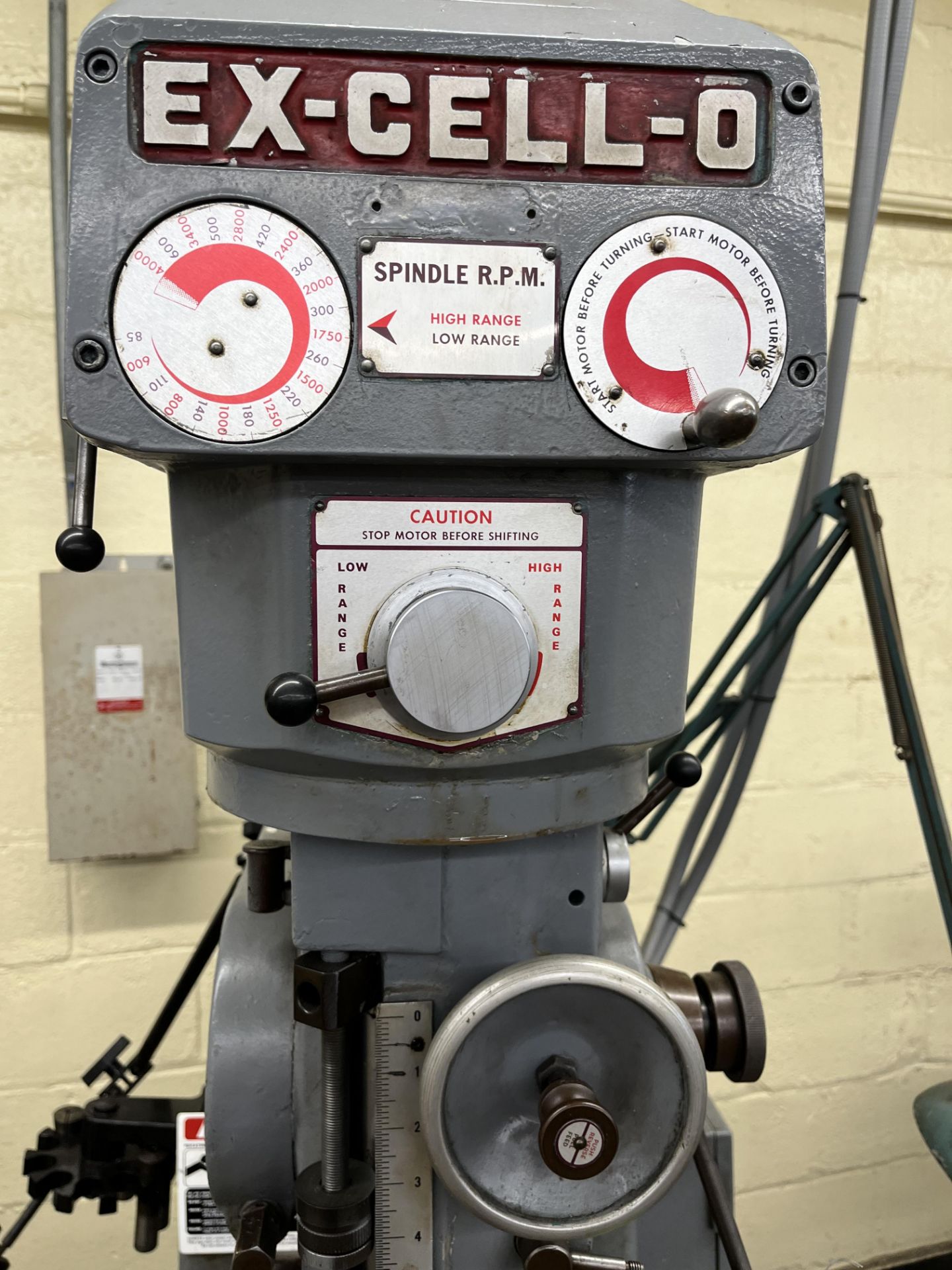 EX-CELL-O CORPORATION RAM TURRET MILLING MACHINE STYLE 602 SERIAL NO. 6026865 SPINDLE 460 VOLTS 2. - Image 7 of 8