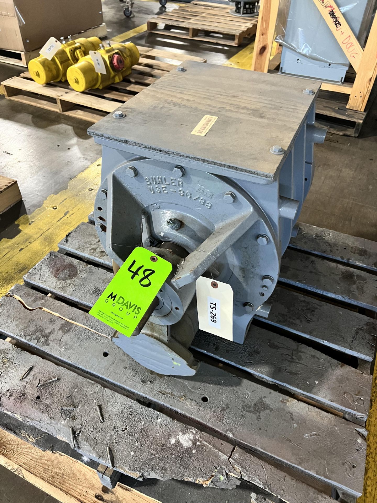 NEW BUHLER ROTARY AIRLOCK VALVE, MODEL USE 36/3, S/N 54950740 (SIMPLE LOADING FEE $110) - Image 2 of 9