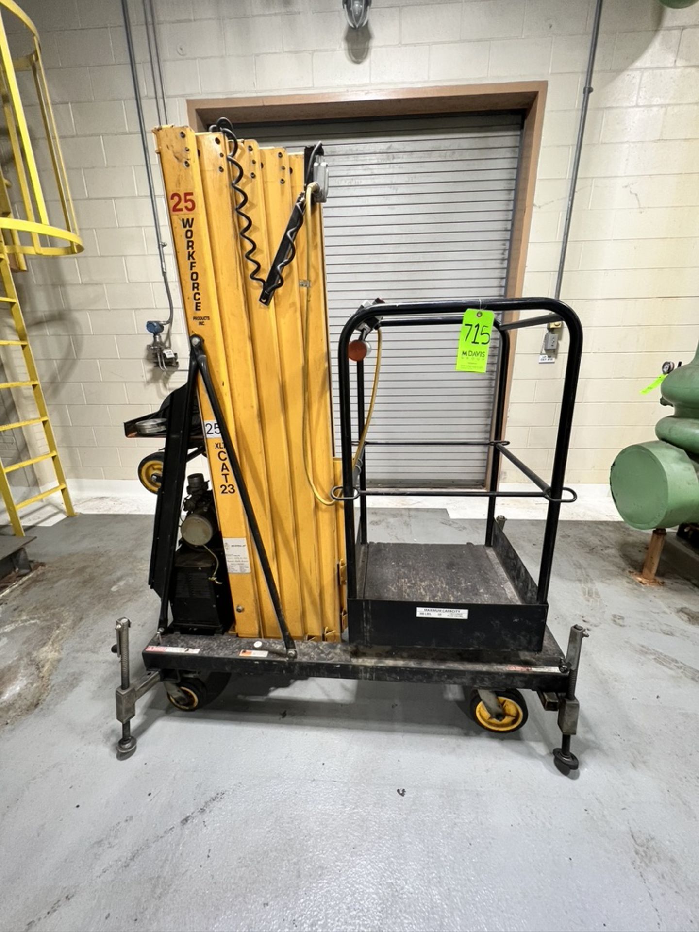 WORKFORCE XLT CAT 23 MAN LIFT, S/N 15240-22HRFIU, 300 LB CAP (SIMPLE LOADING FEE $110)