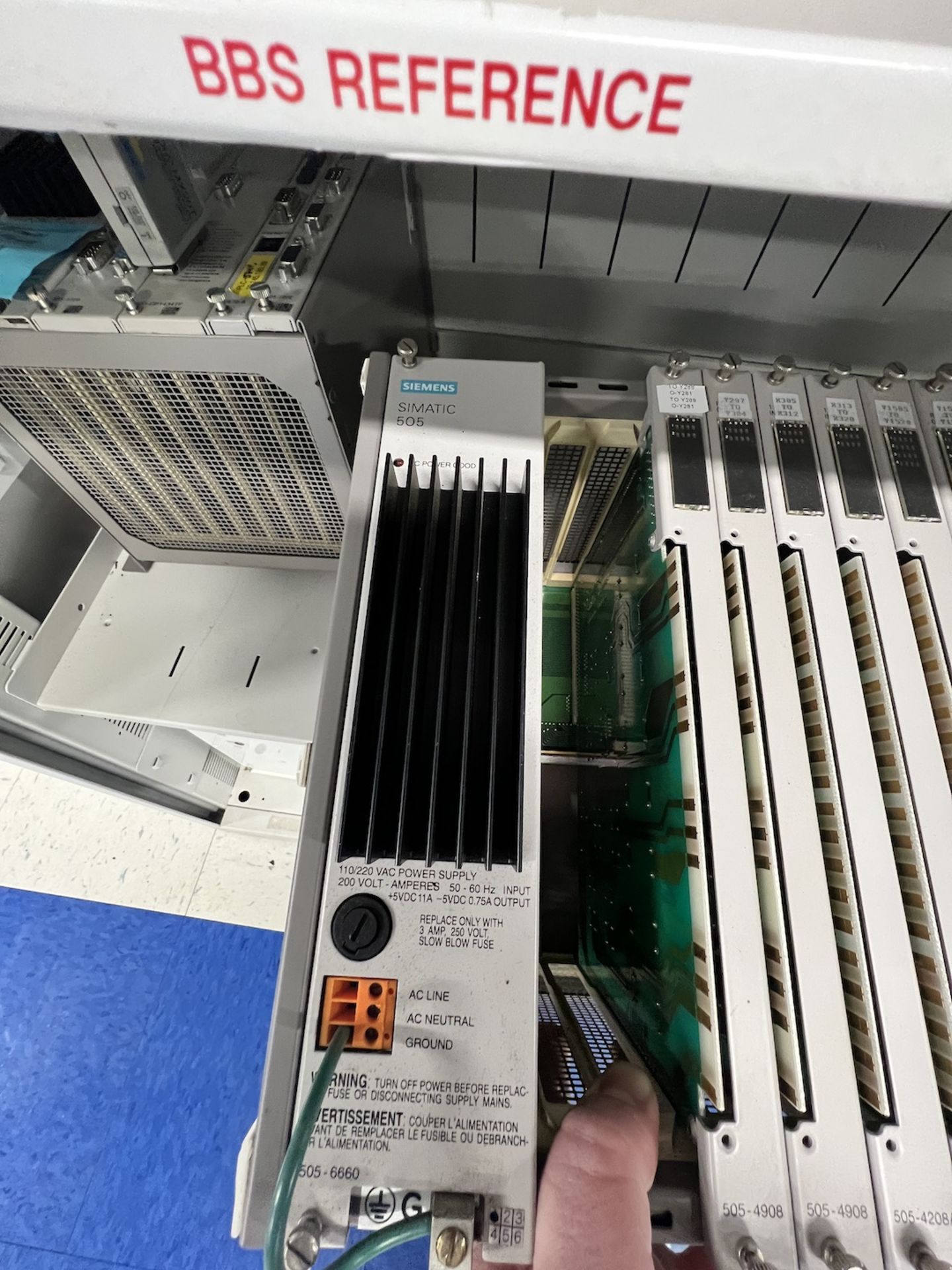 LOT OF ASSORTED ELECTRICAL COMPONENTS AND MRO, INCLUDES SIEMENS SIMATIC 505, SIEMENS SIMATIC - Image 4 of 17