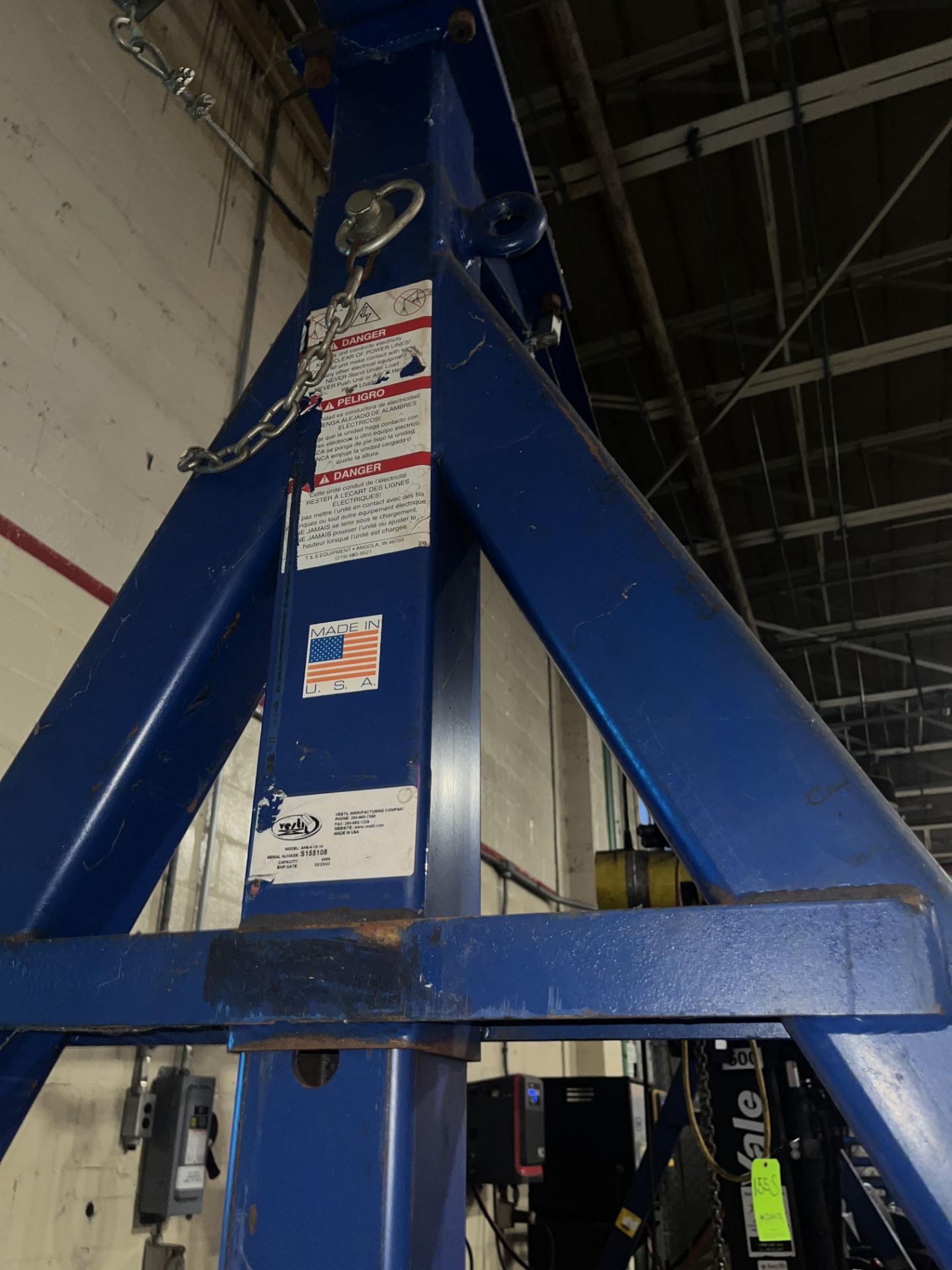 STEEL GANTRY GRANE WITH 2 TON,CHAIN HOIST (SIMPLE LOADING FEE $440) - Image 3 of 7