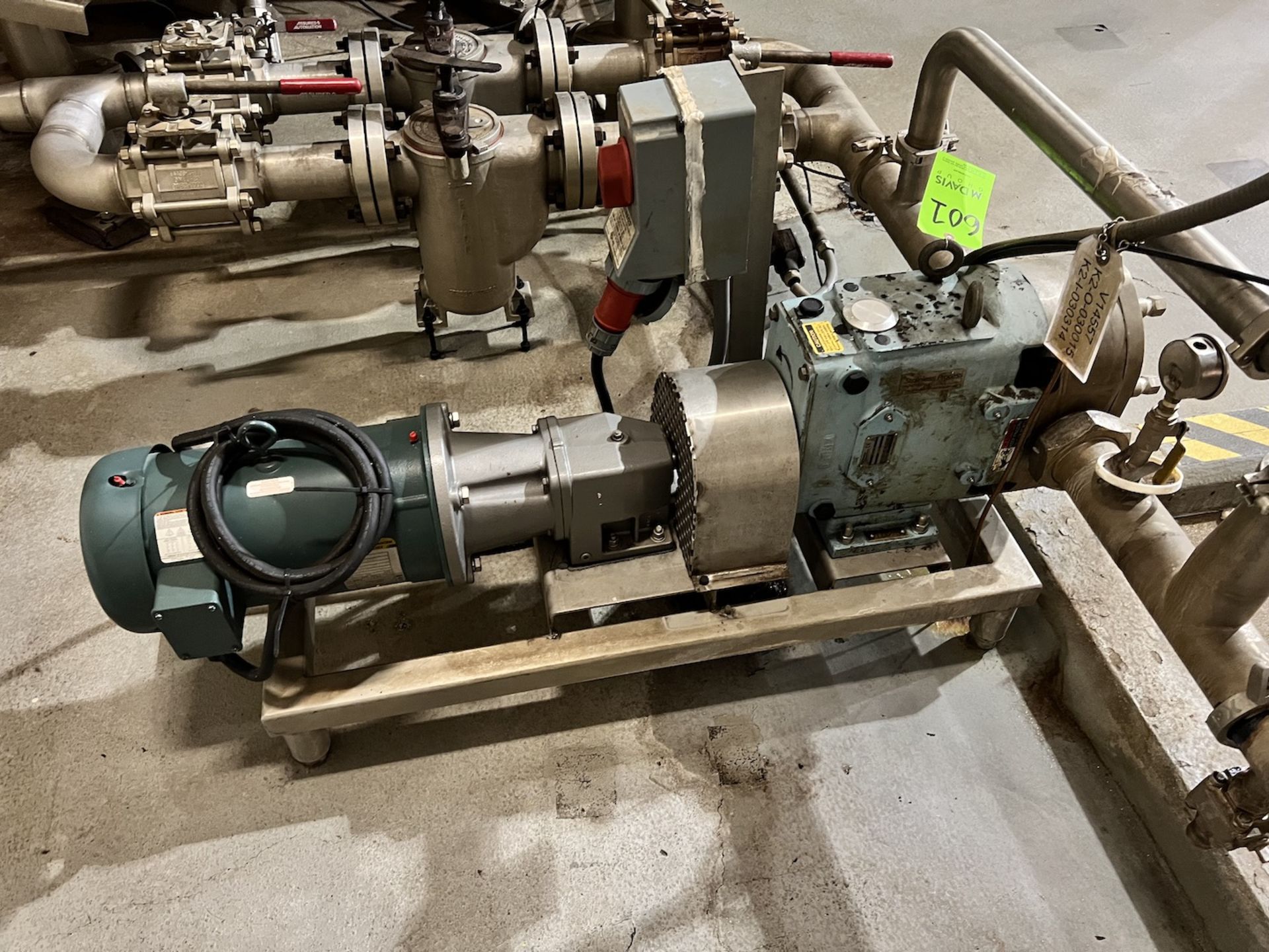 WAUKESHA CHERRY BURRELL SKIDDED POSITIVE DISPLACEMENT PUMP, MODEL 130 U2, S/N 353449 04, 3-HP MOTOR, - Image 4 of 13