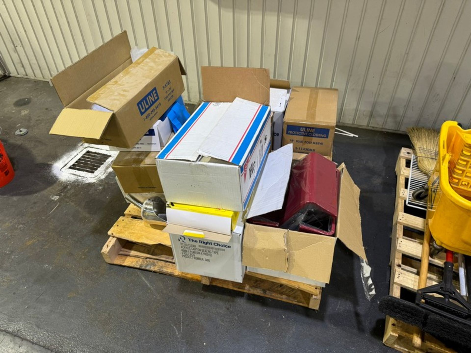 Lot of Assorted Office and Plant Supplies - Bild 10 aus 14