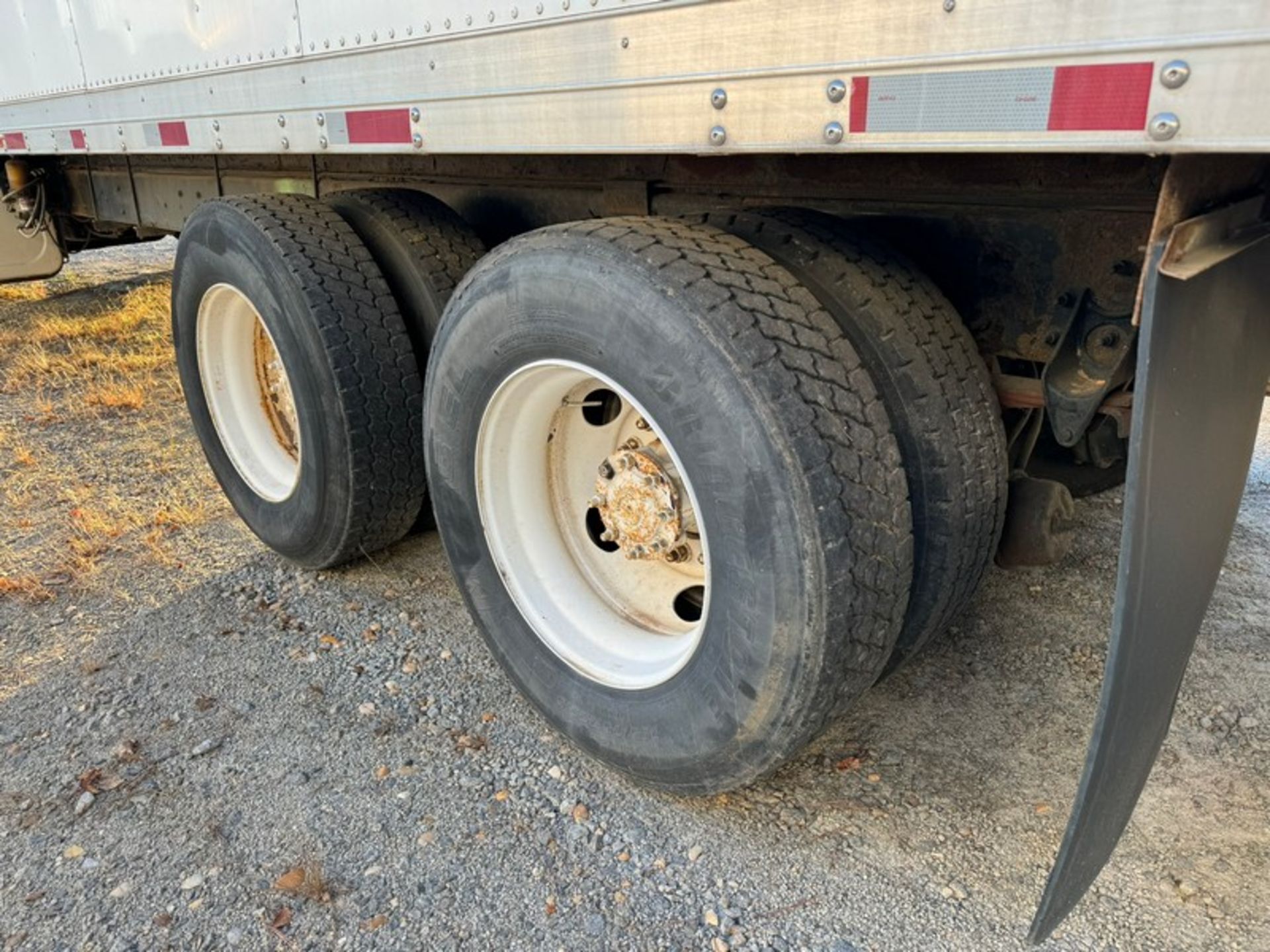 2012 International 26 ft. Refrigerated Box Truck - Image 9 of 29