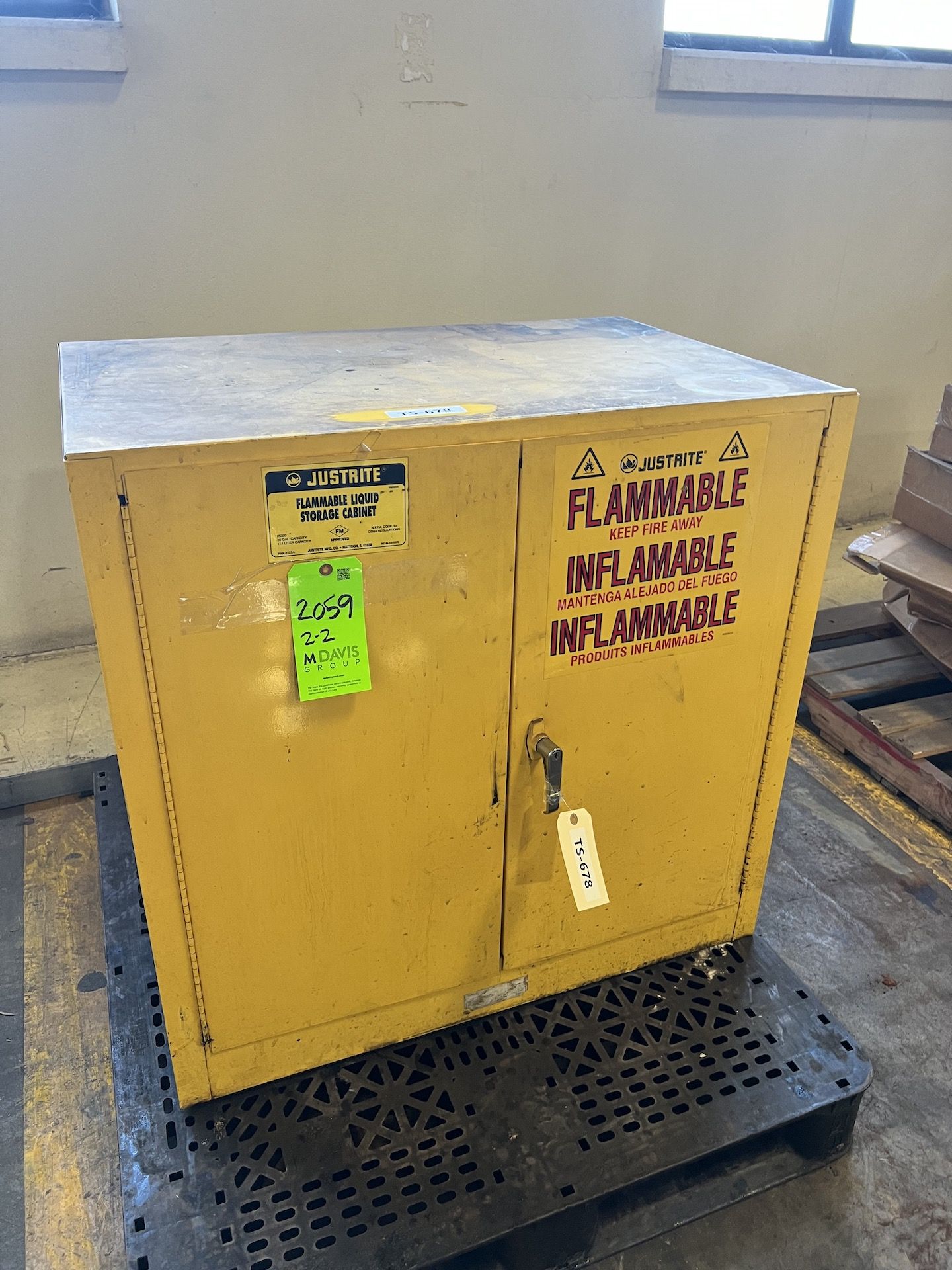 (2) FLAMMABLE STORAGE CABINETS, Justrite Yellow Flammable Safety Cabinet, 30 Gallon, 2 Door, 1 - Image 5 of 7