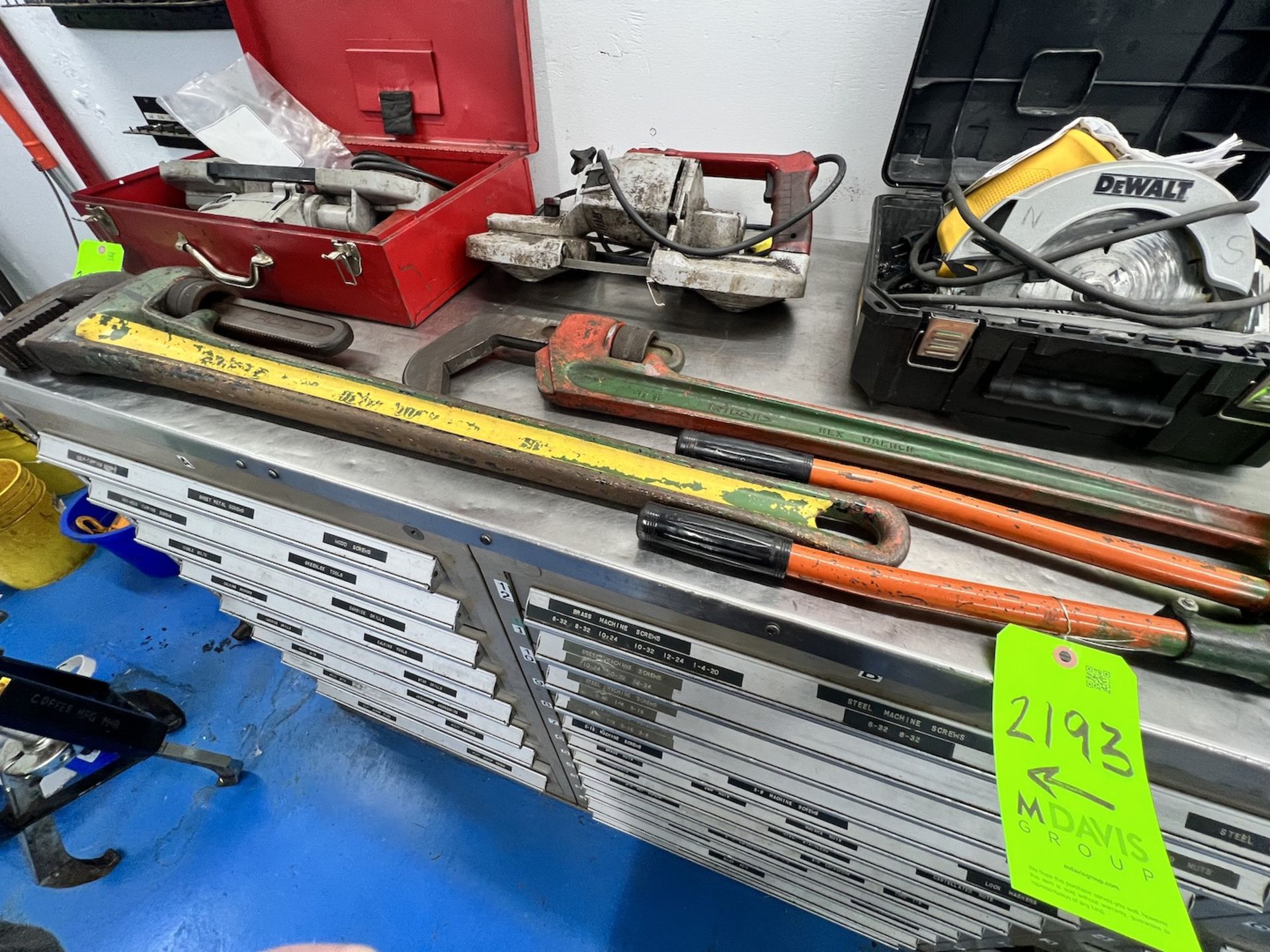 LOT OF ASSORTED TOOSL ON SHELF, INCLUDES WRENCHES, DEWALT CIRCULAR SAW, BAND SAWS AND MORE - Image 7 of 8