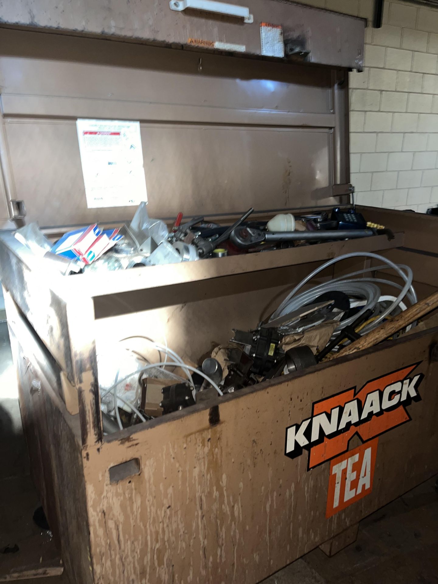 KNAACK JOBSITE BOX INCLUDES CONTENTS INSIDE (Located Freehold, NJ) (Simple Loading Fee $165) - Image 3 of 6