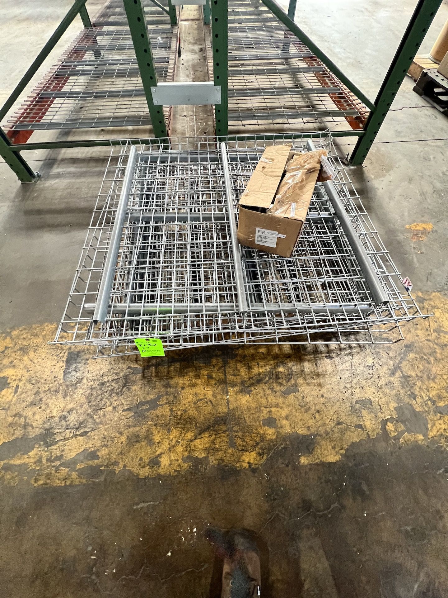 LOT OF NEW PALLET RACKING COMPONENTS, INCLUDES WIRE RACKING - Image 5 of 7