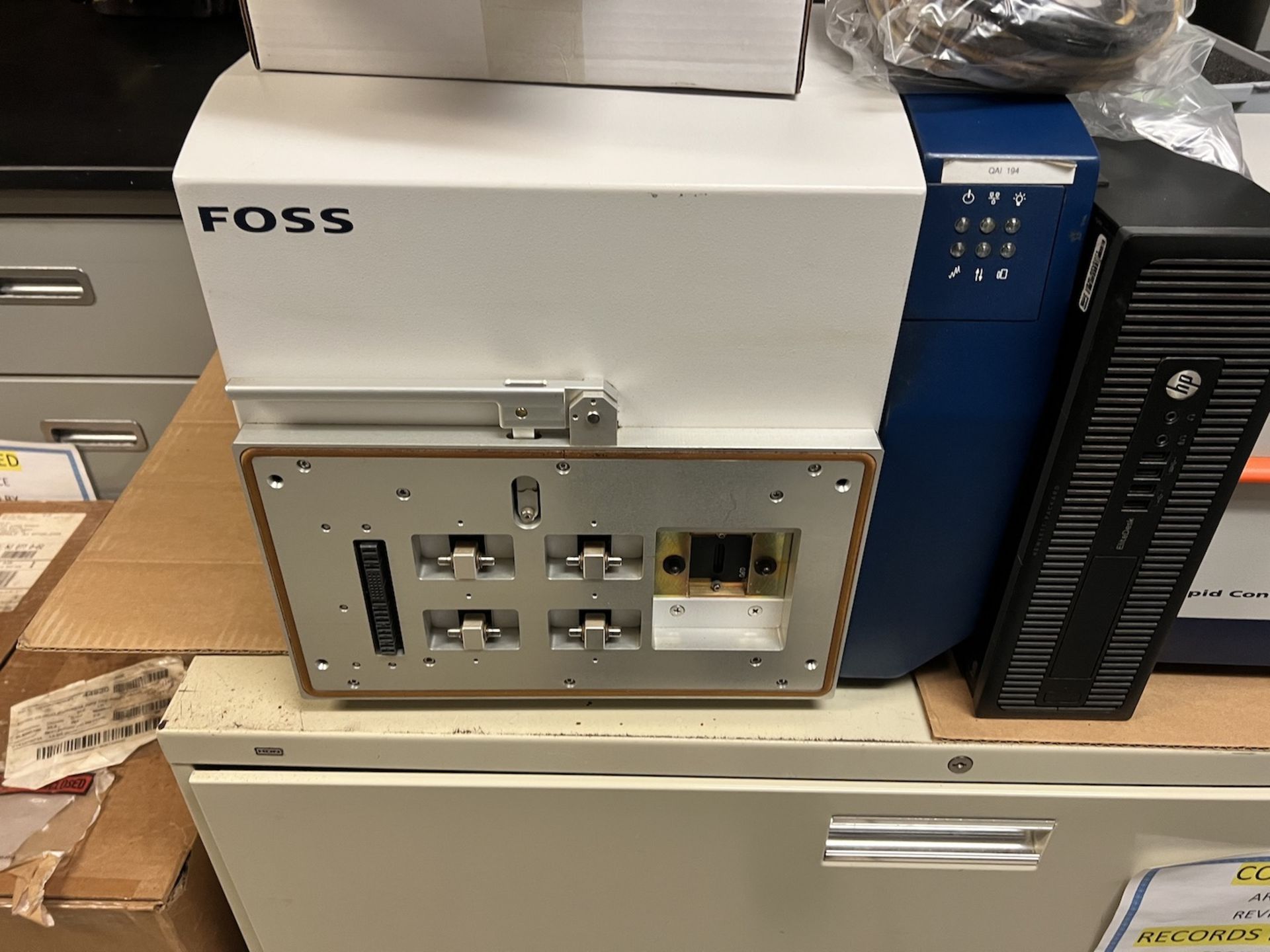 FOSS XDS NEAR INFRARED RAPID CONTENT ANALYZER WITH XDS MONOCROMATOR TYPE XM-1000, XM-1100 SERIES - Image 9 of 16