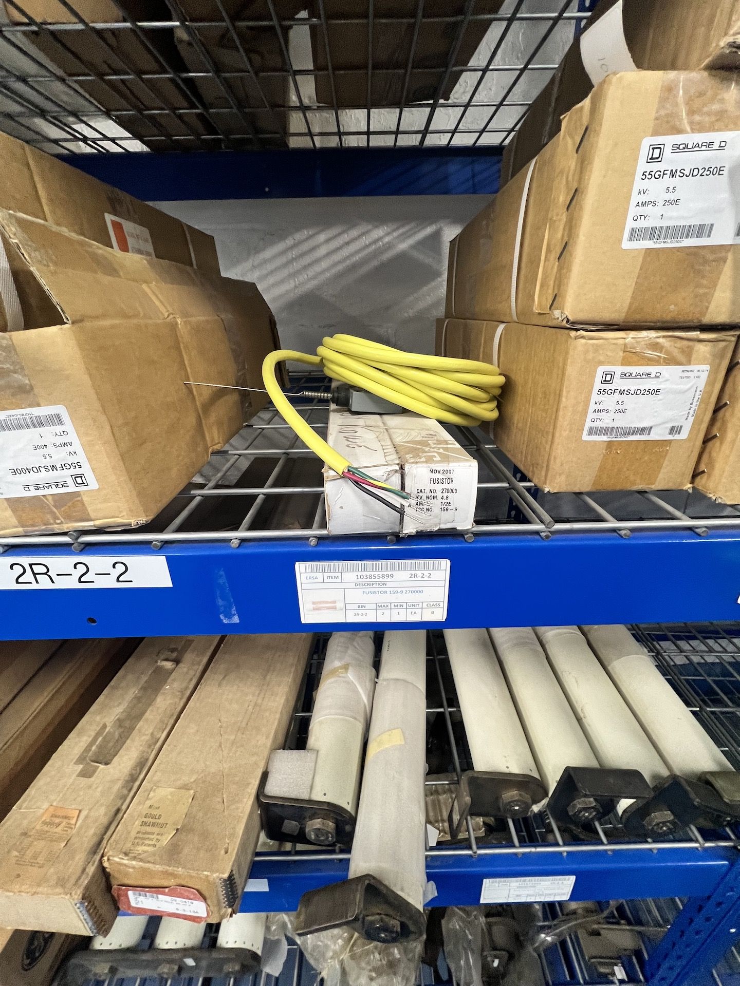 ASSORTED ELECTRICAL SUPPLIES AND MRO, INCLUDES FUSES, VACUUM INTERRUPTERS, FUSISTORS AND MORE - Bild 10 aus 27