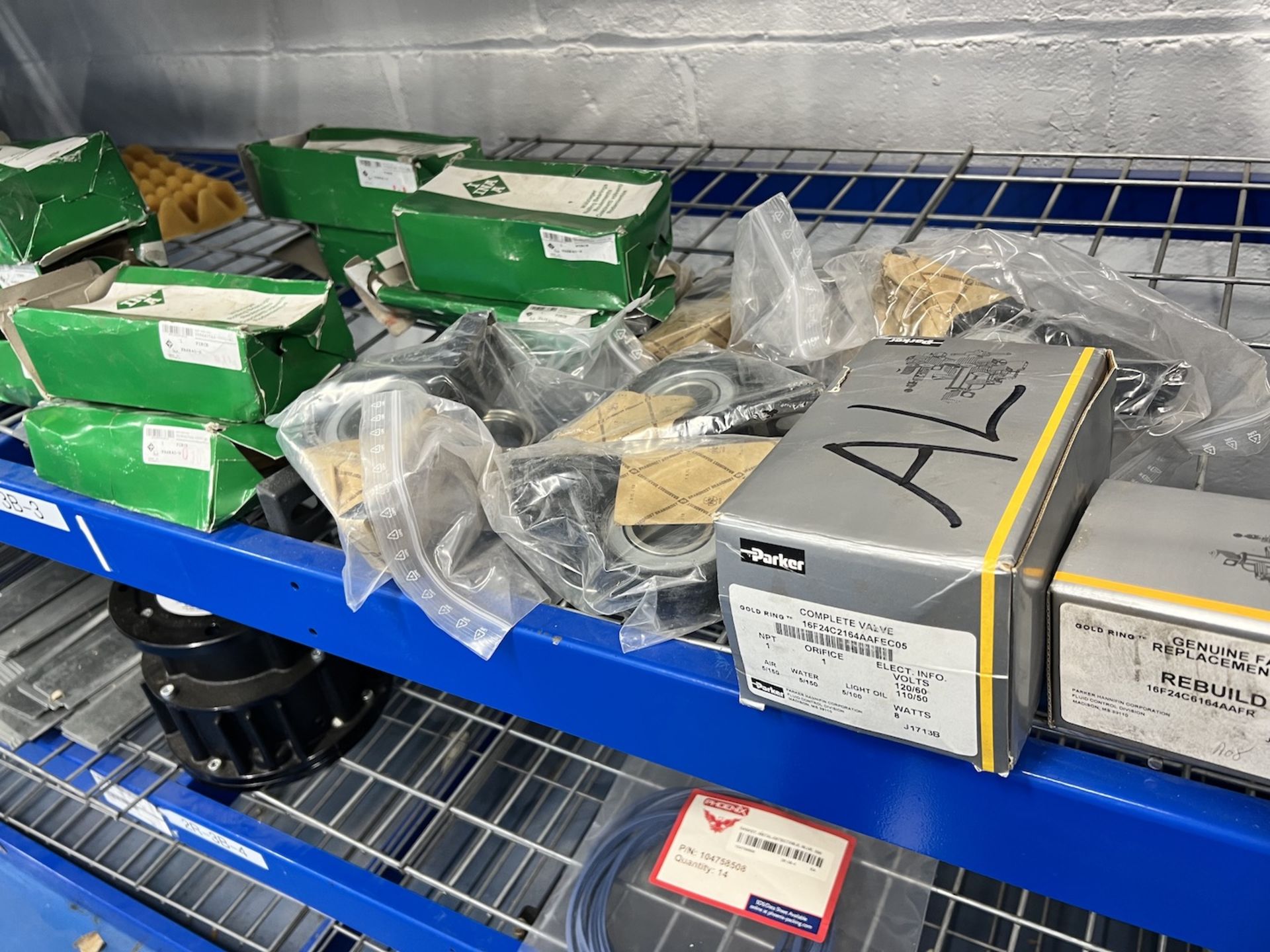 LOT OF ASSORTED BEARINGS - Image 9 of 12