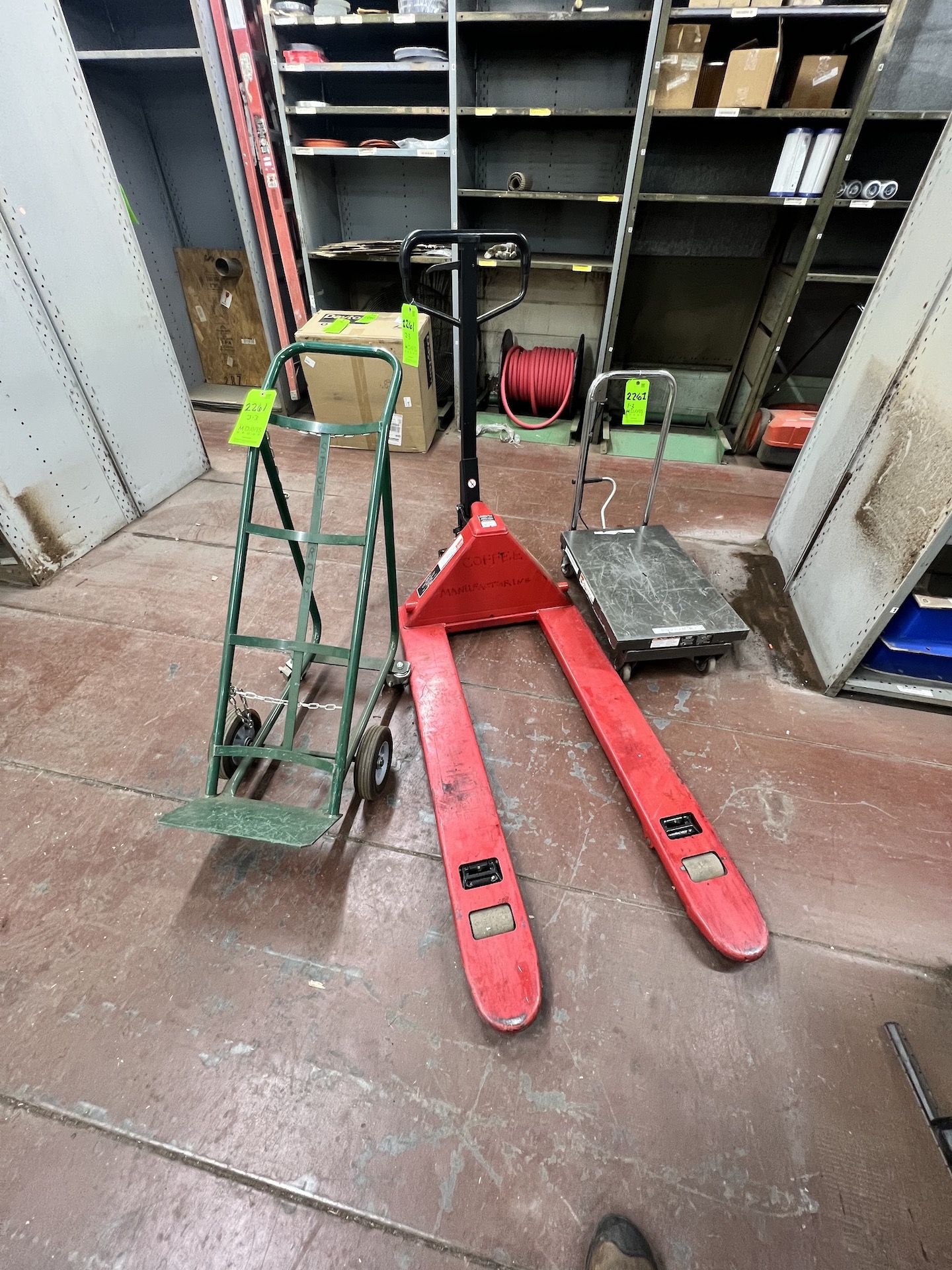 LOT OF ASSORTED MATERIAL HANDLING EQUIPMENT, INCLUDES DAYTON HYDRAULIC PALLET JACK, LITTLE GIANT