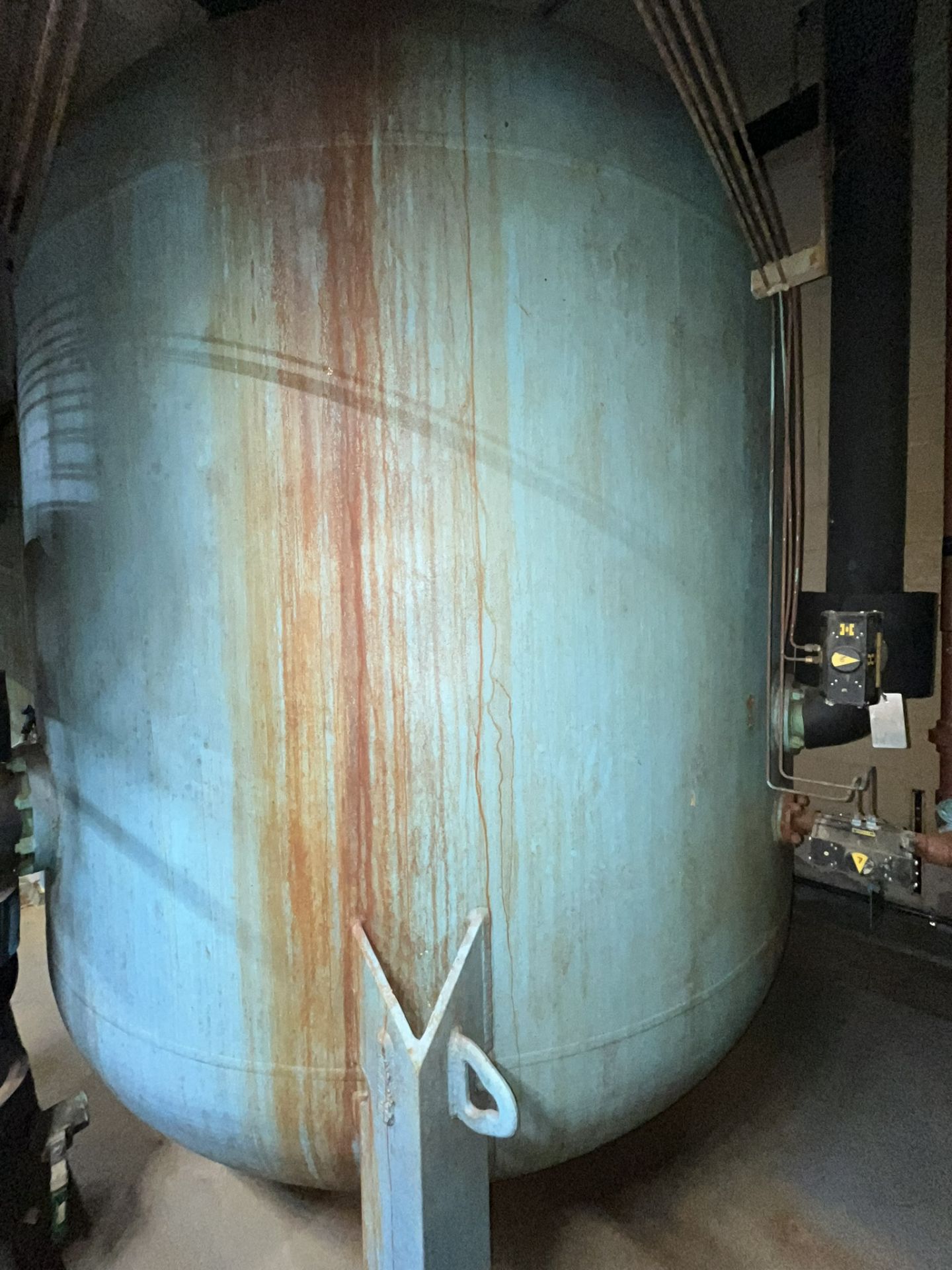 LESENA STEEL FAB VERTICAL AIR TANK (Located Freehold NJ) (Simple Loading Fee $3,850) - Image 4 of 5