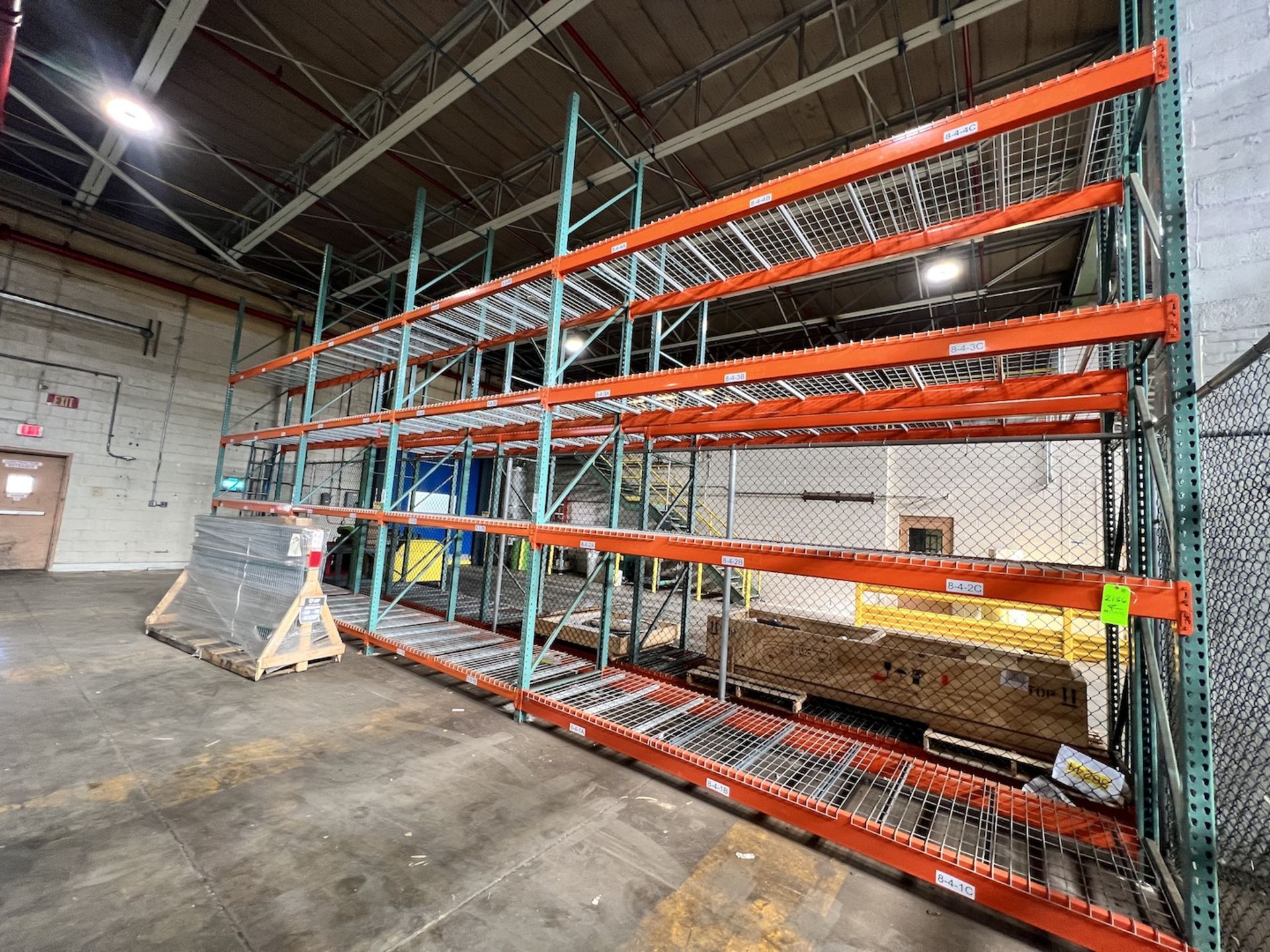 PALLET RACKING, 5 UP-RIGHTS AND 32 CROSS BEAMS
