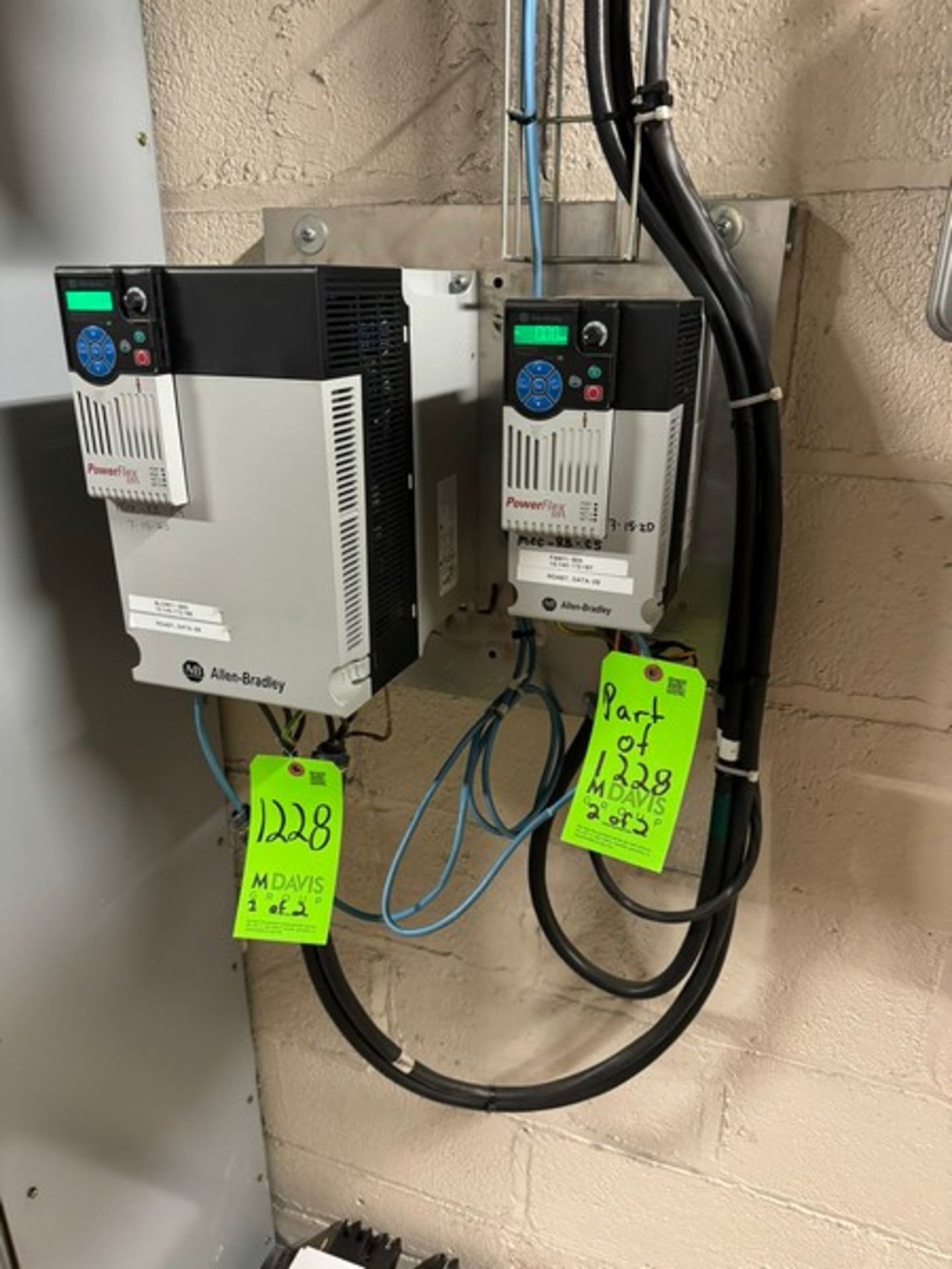 (2) Allen-Bradley PowerFlex 525 VFDs (LOCATED IN FREEHOLD, N.J.) (Simple Loading Fee $385)