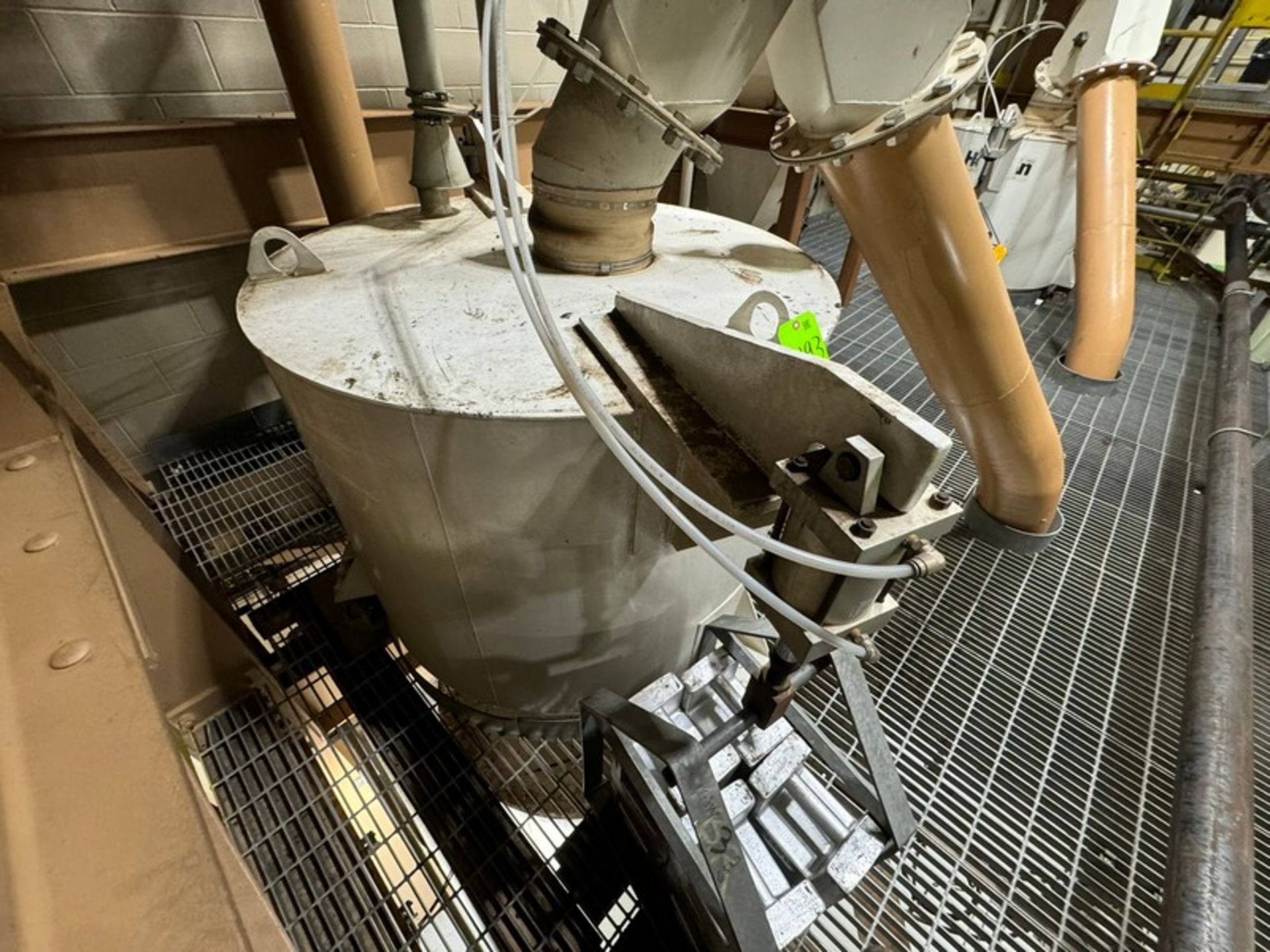 Horizon Systems Inc. Weigh Batch Hopper, with Bottom Mounter Discharge Valve, Mounted on Load - Image 4 of 8