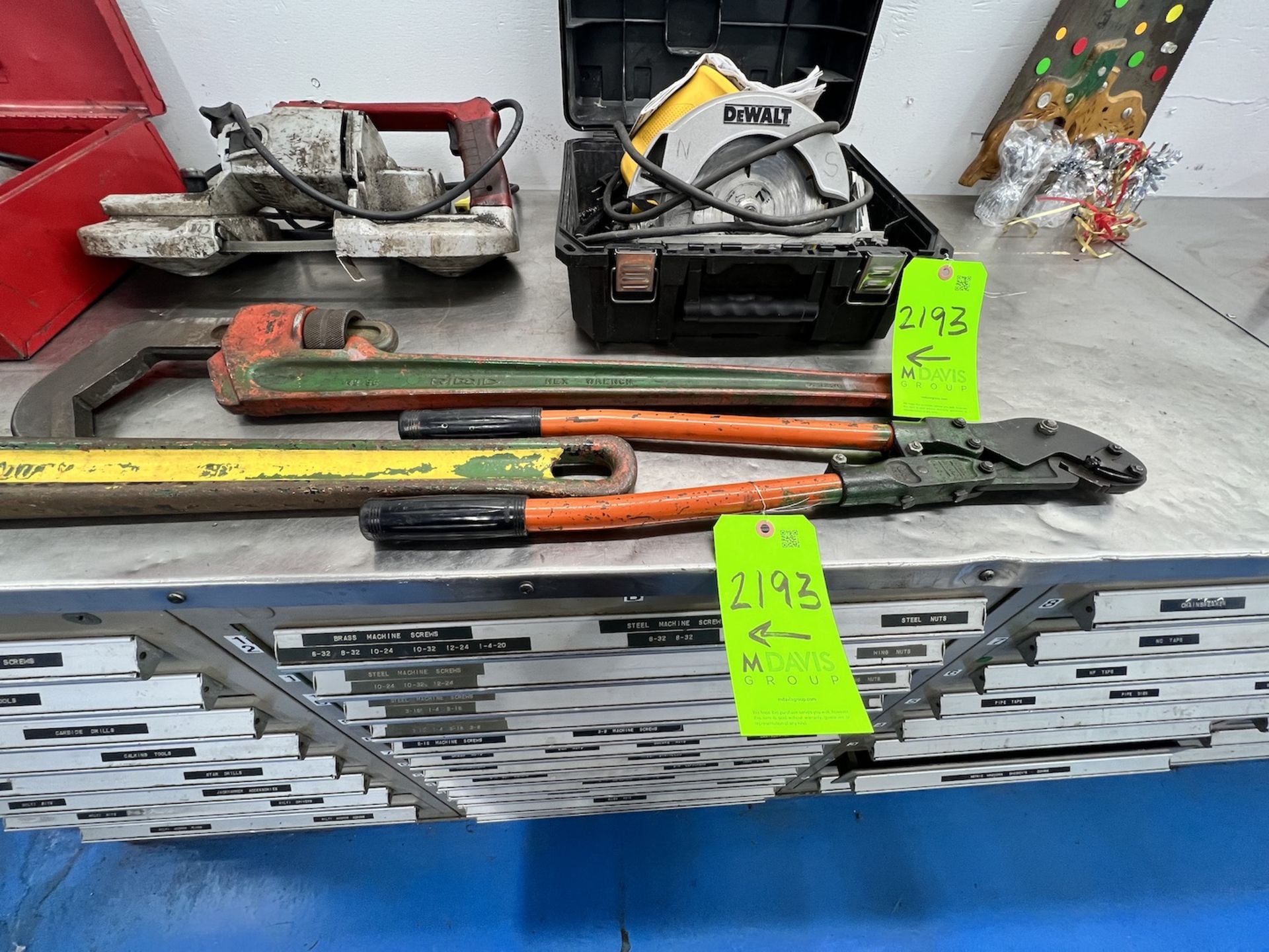 LOT OF ASSORTED TOOSL ON SHELF, INCLUDES WRENCHES, DEWALT CIRCULAR SAW, BAND SAWS AND MORE - Image 6 of 8