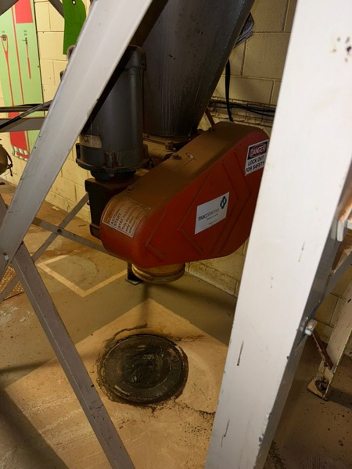 S/S Dust Collector, with Rotary Air Lock Star Valve Discharge, Mounted on Mild Steel Frame ( - Image 4 of 6