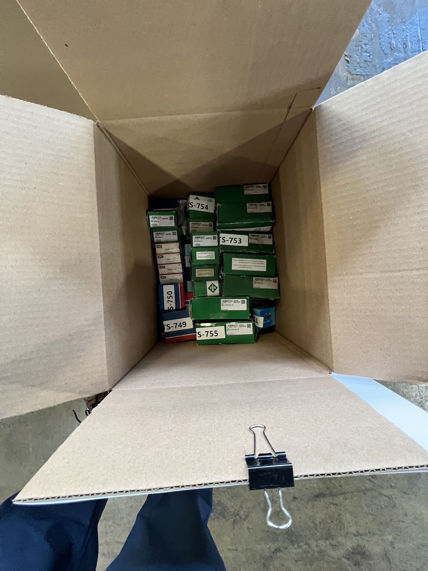 LOT OF ASSORTED BEARINGS, INCLUDES: - Image 2 of 10