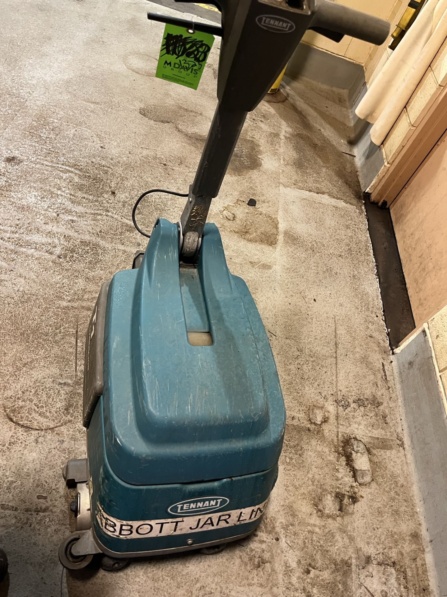 TENNANT T1 CORDED WALK BEHIND FLOOR SCRUBBER (Located Freehold, NJ) (Simple Loading Fee $137.50) - Image 5 of 6