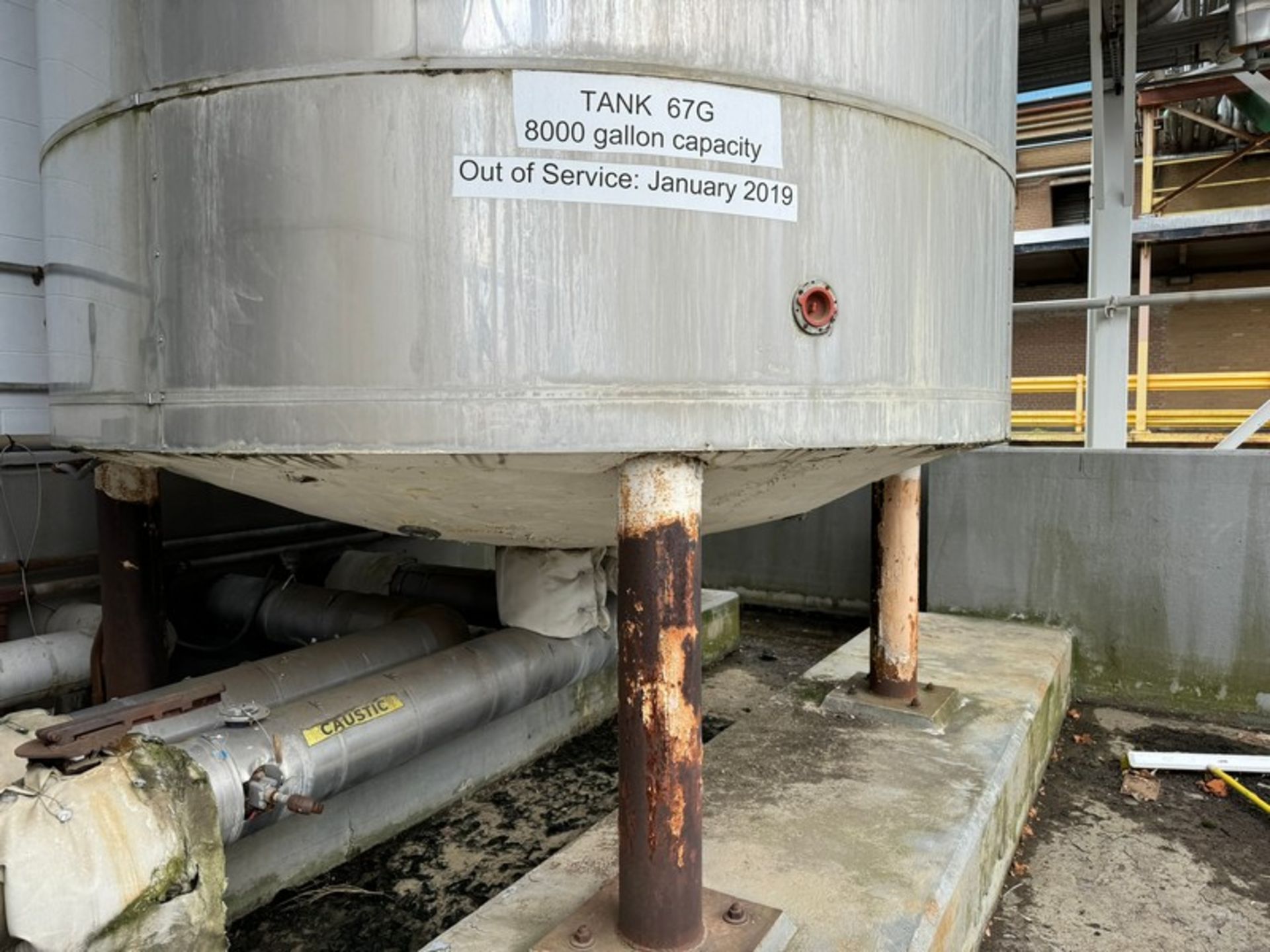 8,000 Gal. Insulated Vertical Tank, with Top Mounted Agitation, Mounted on Mild Steel Legs (Sodium - Bild 4 aus 6