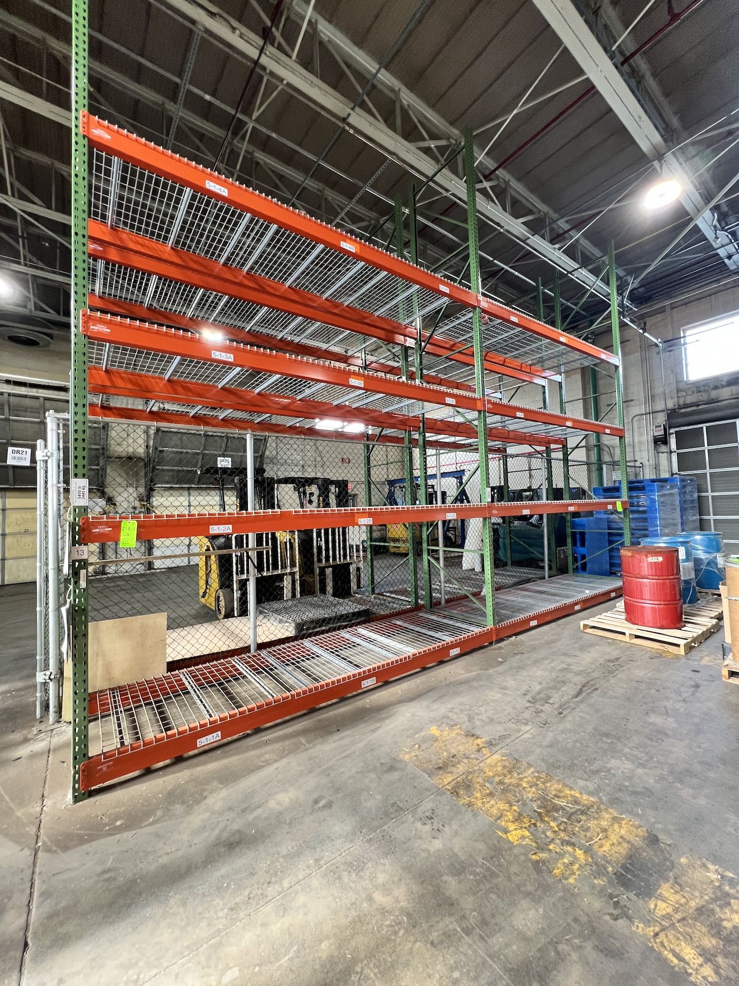 PALLET RACKING, 3 UP-RIGHTS AND 16 CROSS BEAMS