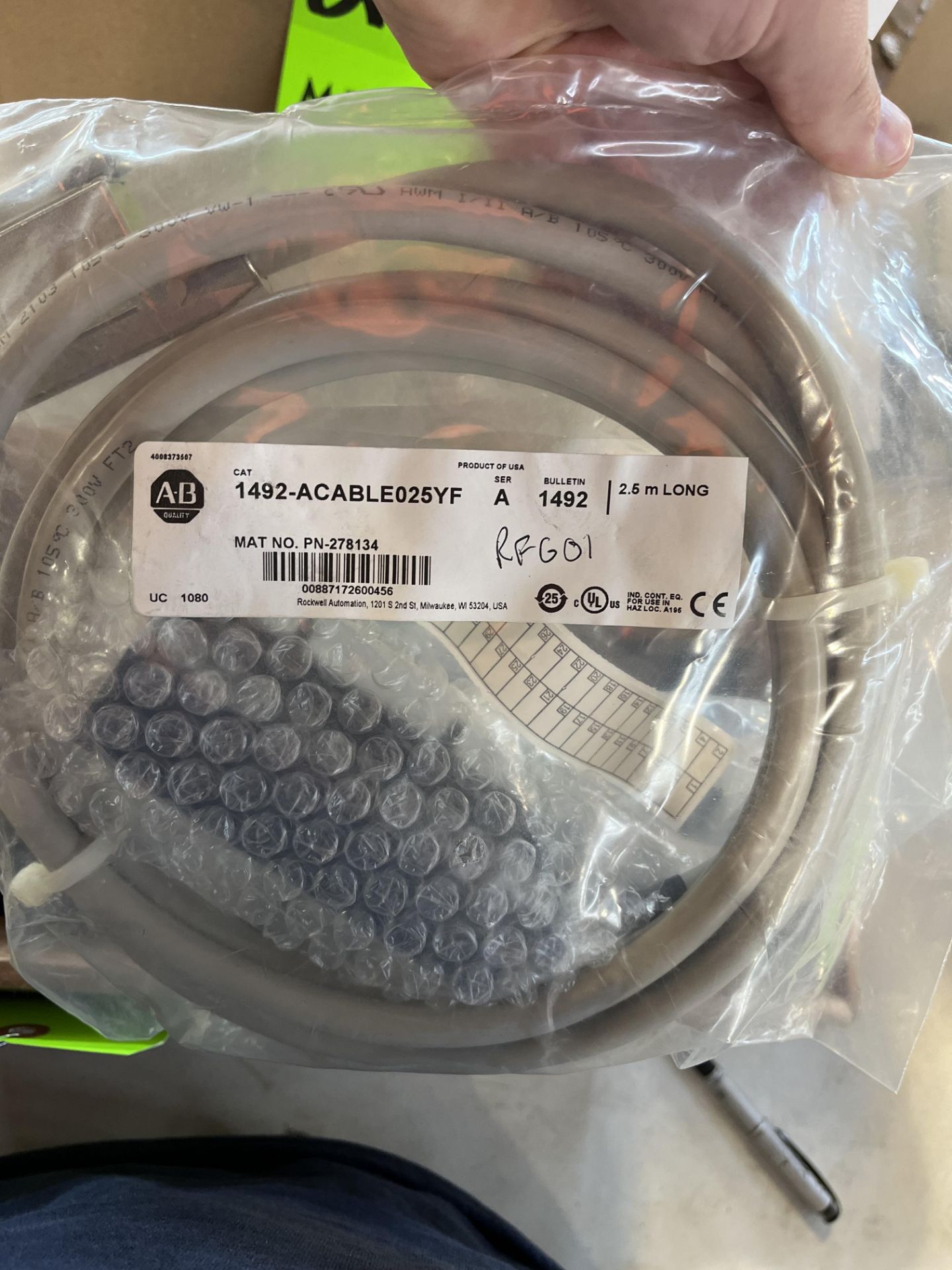 NEW (4) ALLEN-BRADLEY CABLE, 2.5M LONG, CATALOG #1492-ACABLE025YF/A - Image 4 of 4