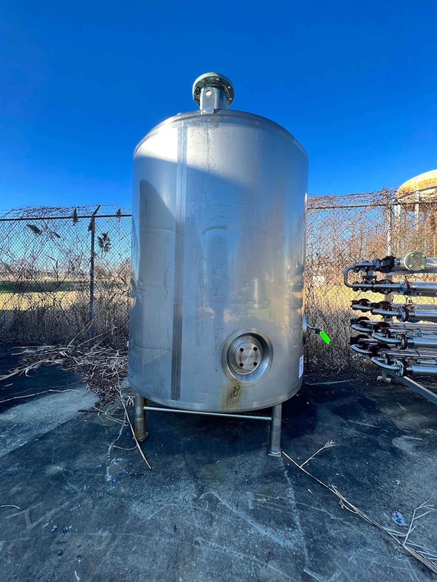 A&B APPROX. 1,500 GALLON DOME-TOP SLOPED-BOTTOM JACKETED TANK, S/N 60604301, VESSSEL/SHELL -20 - Bild 3 aus 5