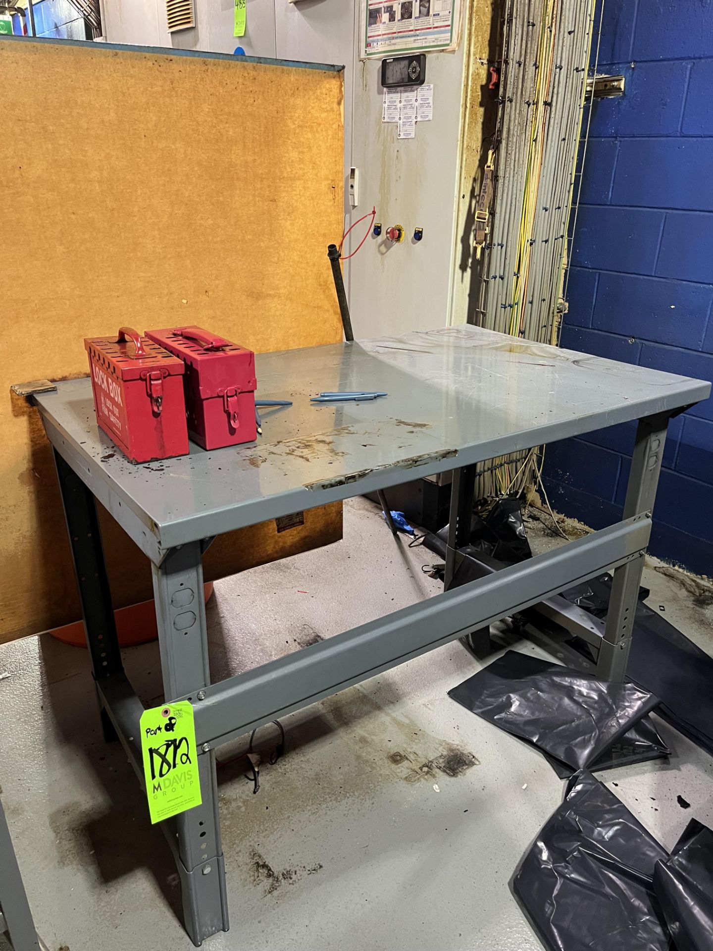 (1) ONE STAINLESS STEEL TABLE (1) HEAVY DUTY WORK TABLE (Simple Loading Fee $165) - Image 3 of 4