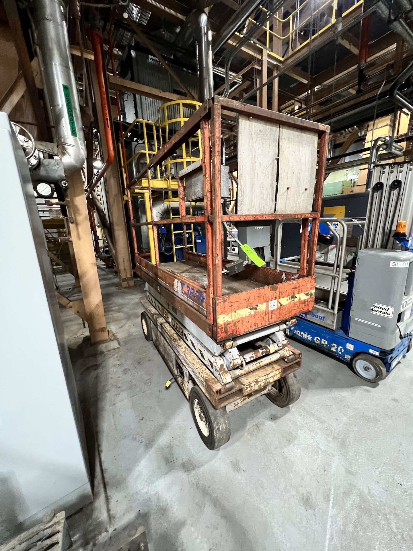 JLG ELECTRIC SKYJACK / SCISSOR LIFT, MODEL 322 - Image 3 of 9