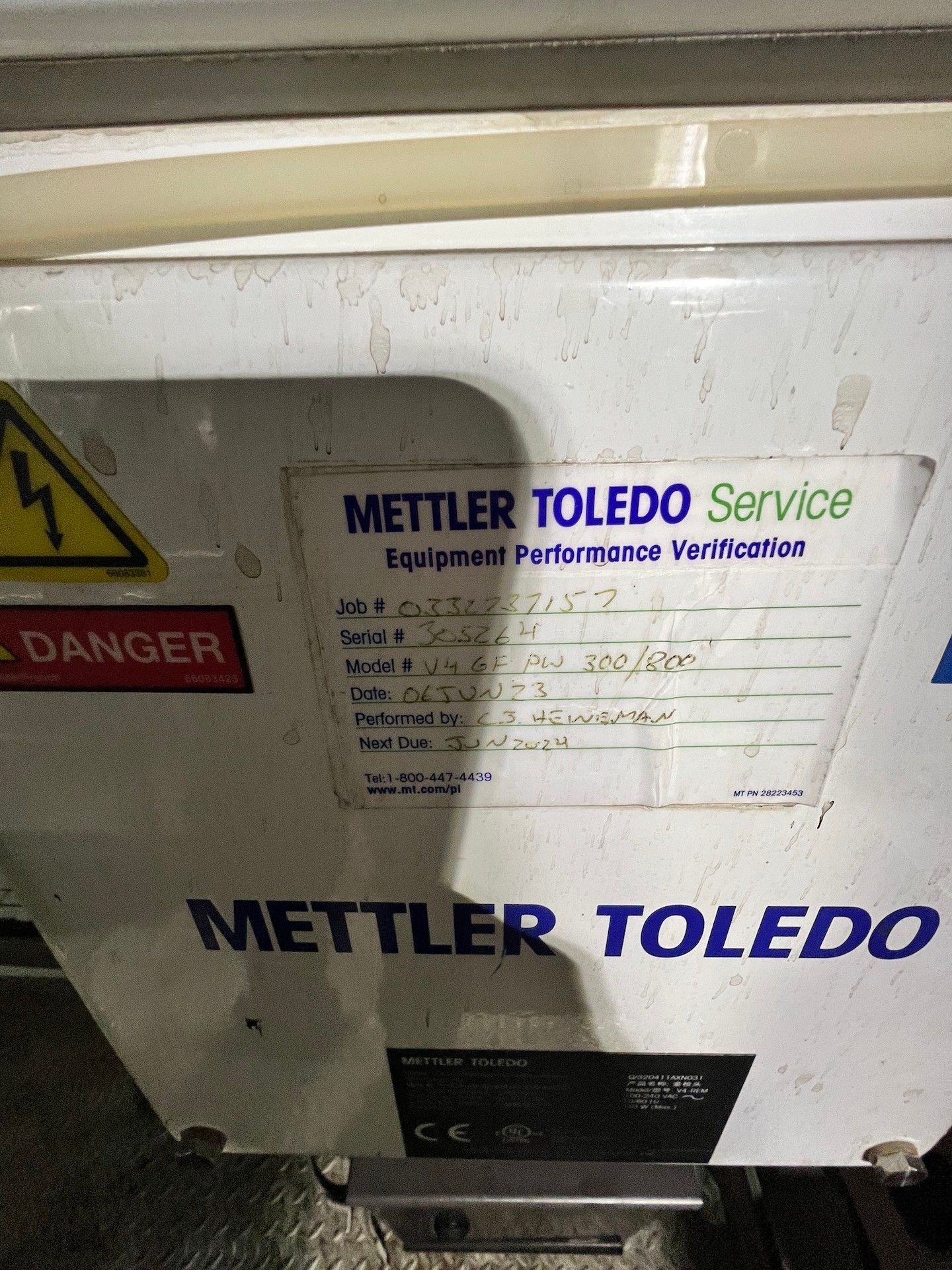 METTLER TOLEDO SAFELINE FLOW THROUGH / DROP THROUGH METAL DETECTOR, MODEL V4GPW300/800, S/N - Image 4 of 5