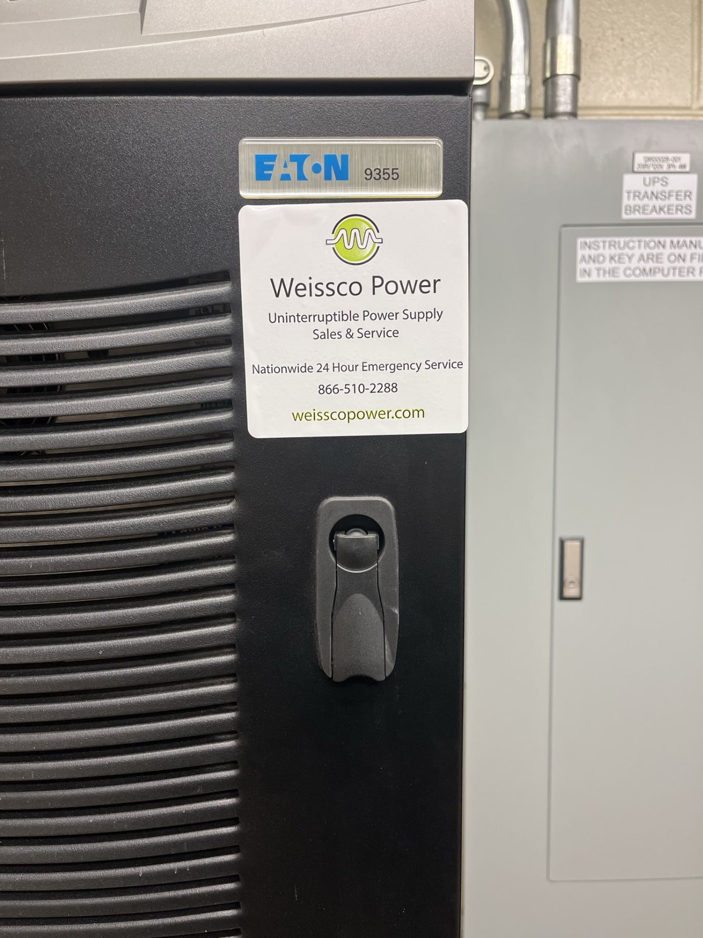 EATON 9355 THREE PHASE DOUBLE-CONVERSION TOWER ONLINE UPS PROVIDES A COMPLETE POWER PROTECTION - Image 4 of 8