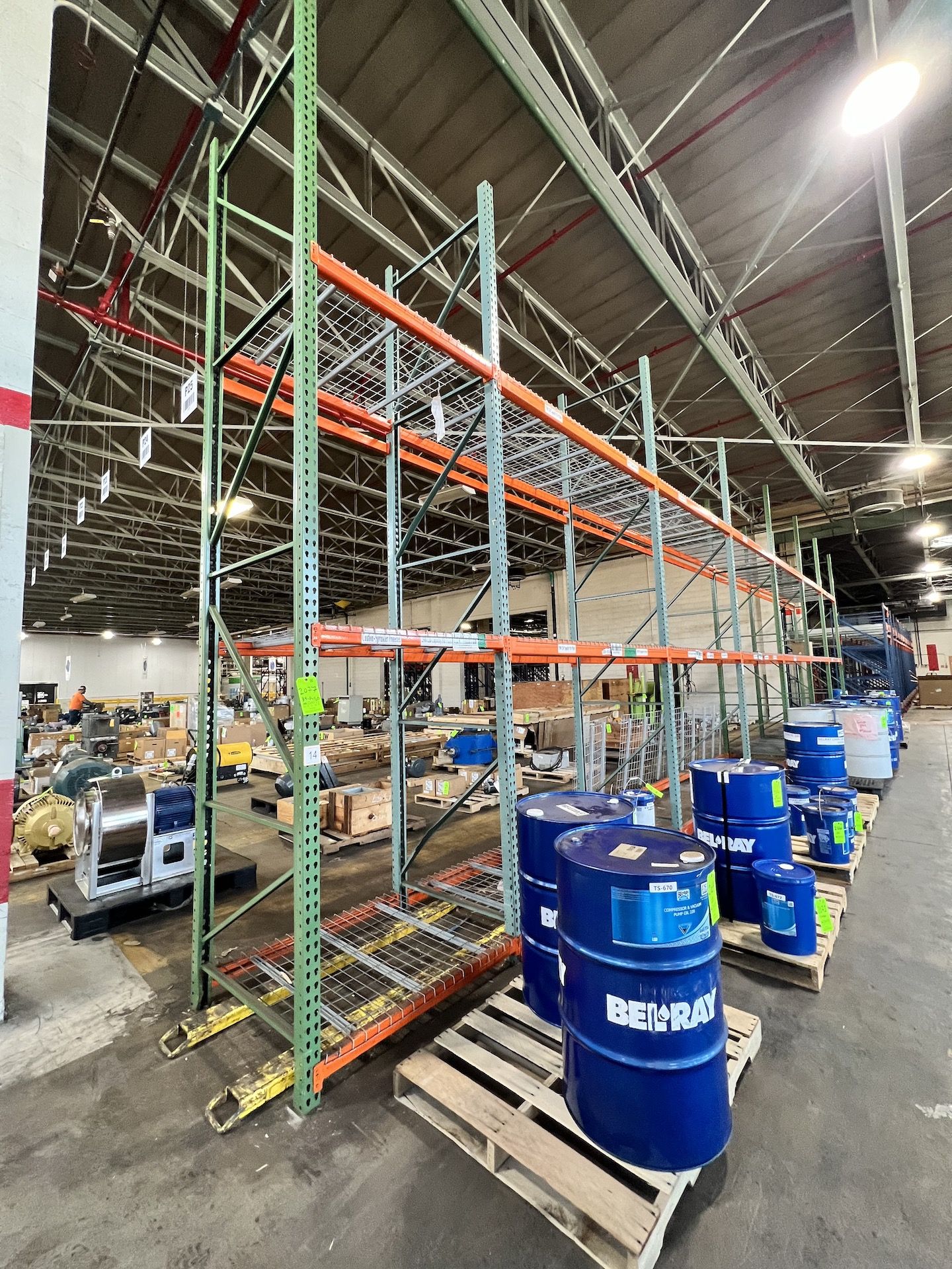 PALLET RACKING, APPROX. 39 PALLET SPACES, 7 UPRIGHTS, APPROX. 30 CROSS BEAMS, WIRE SHELVING