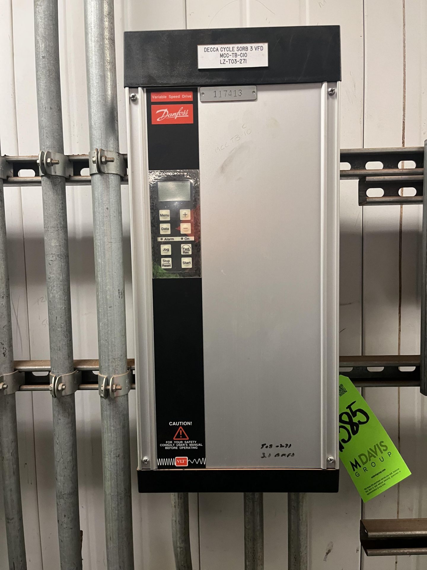 (2) DAN FOSS VARIABLE SPEED DRIVE VLT TYPE 3004 (1) DAN FOSS VARIABLE SPEED DRIVE VLT TYPE 5004 - Image 5 of 21