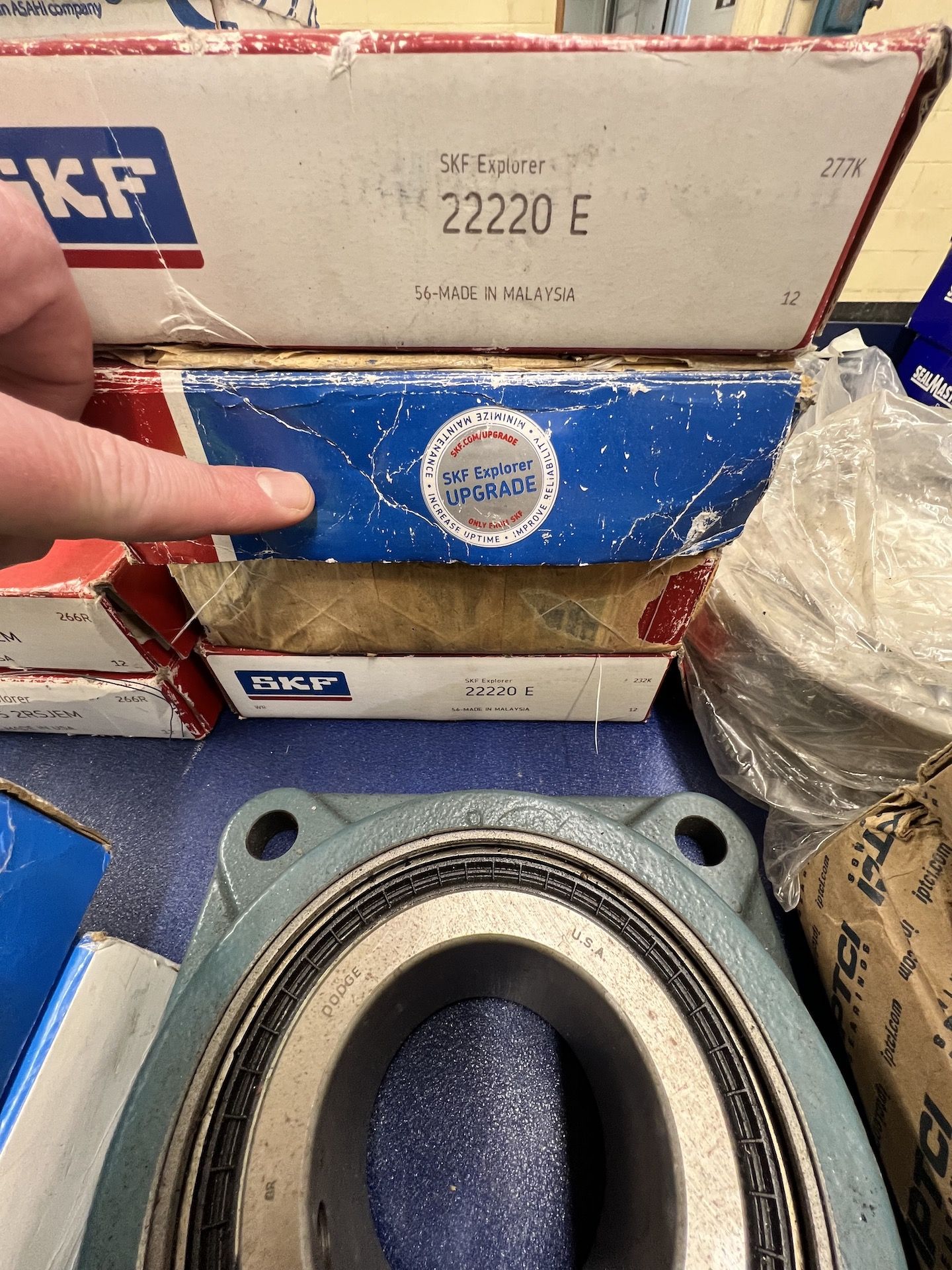 LOT OF ASSORTED BEARINGS - Image 12 of 19