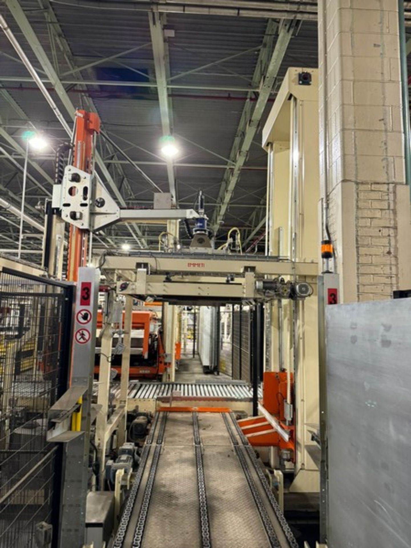 Emmeti Palletizer Tower, with Pallet Conveyor & Sorting Arms (LOCATED IN FREEHOLD, N.J.) - Image 3 of 4